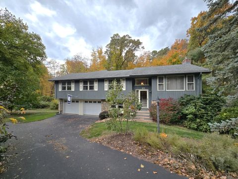 Photo of 48 Rainbow Trail, Vernon, CT 06066 (MLS # 24135577)