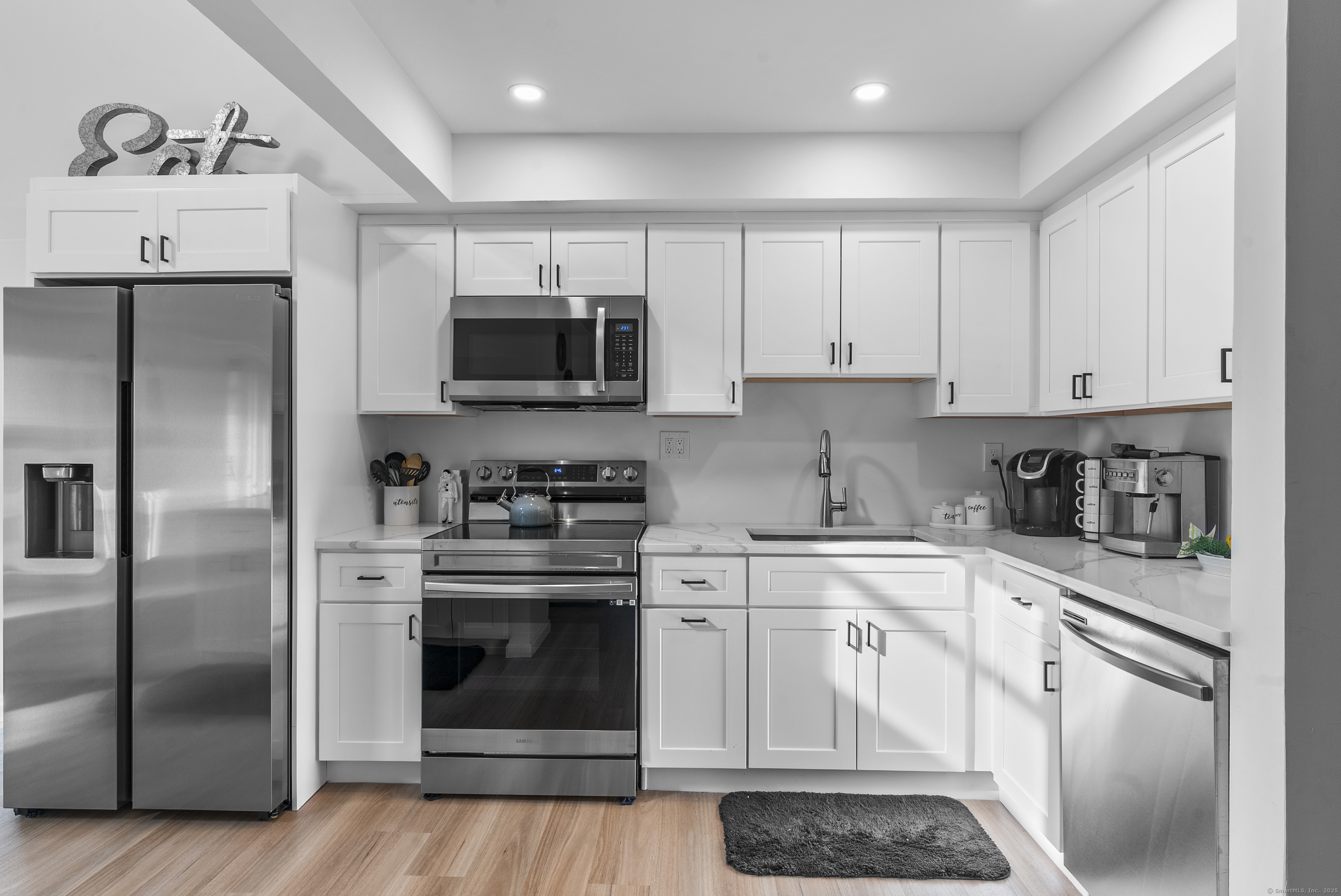 500 Glendale Avenue #6, Bridgeport, Connecticut image 1