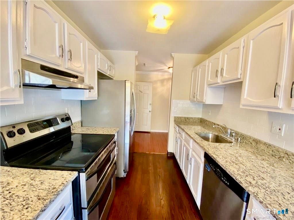 Photo of 1 Valley Road #205, Stamford, CT 06902 (MLS # 24202340)