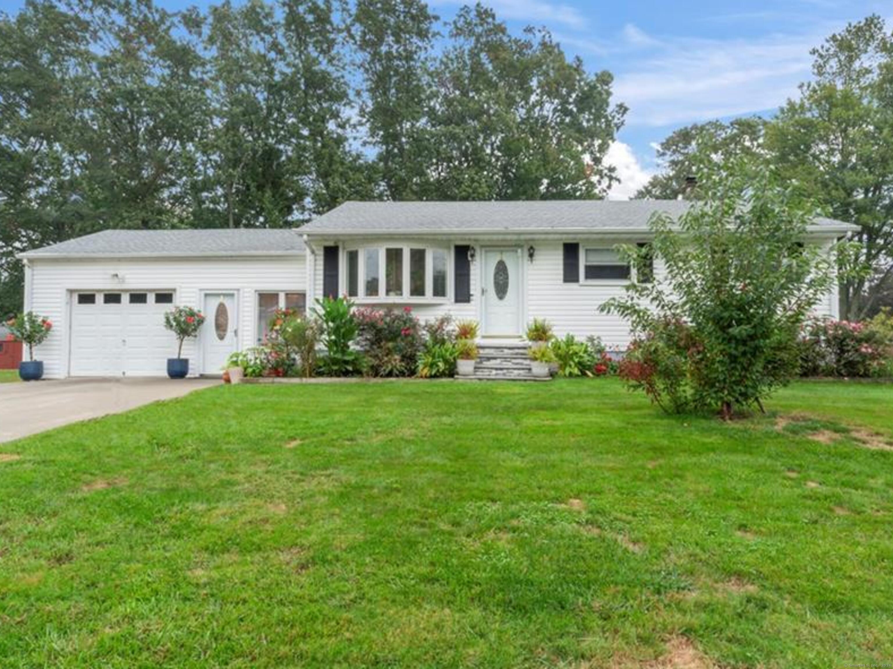 Property for Sale at 32 Eileen Road, West Haven, Connecticut - Bedrooms: 3 
Bathrooms: 2 
Rooms: 5  - $399,900