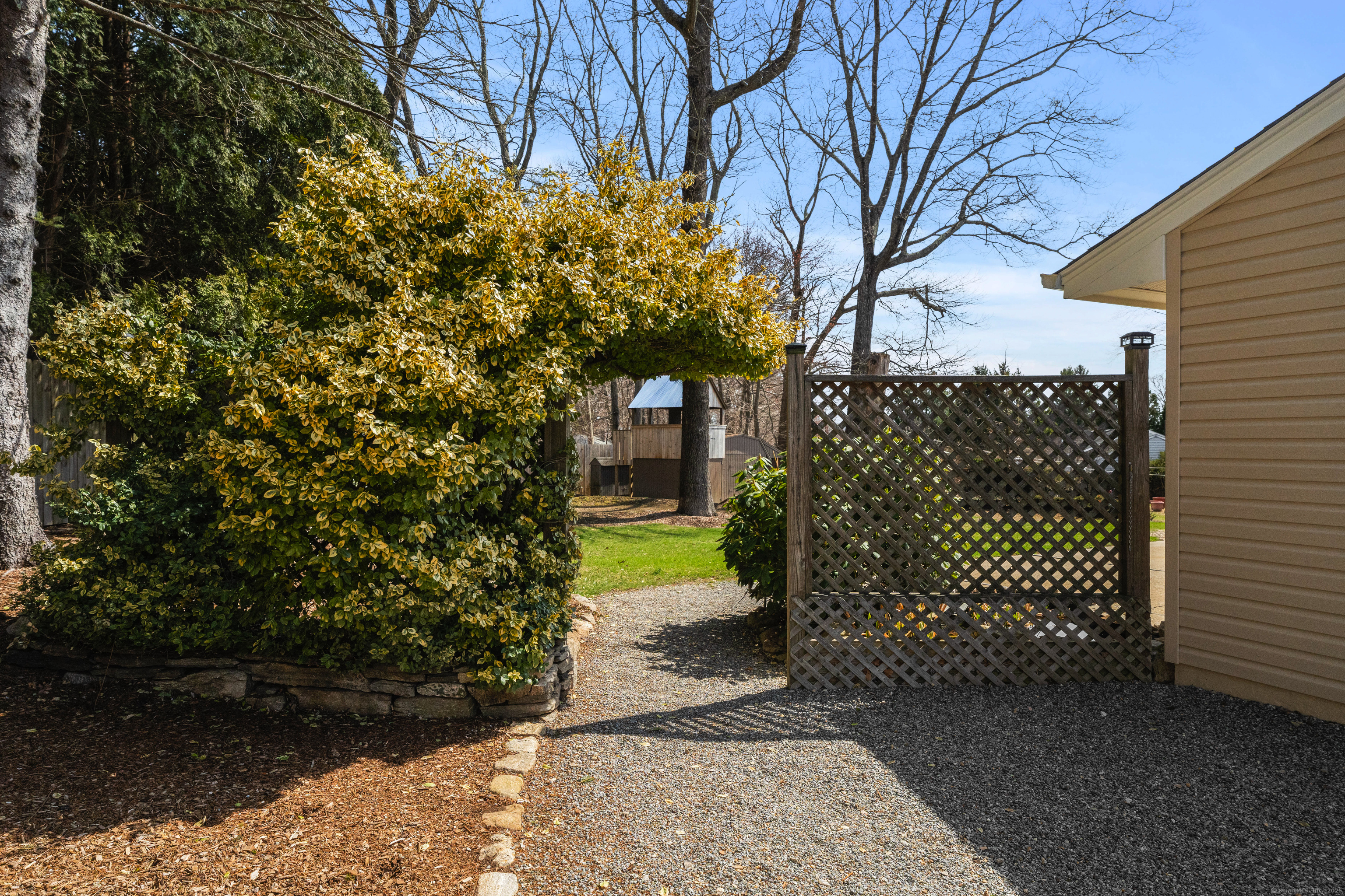 99 Massachusetts Road, Montville, Connecticut image 16