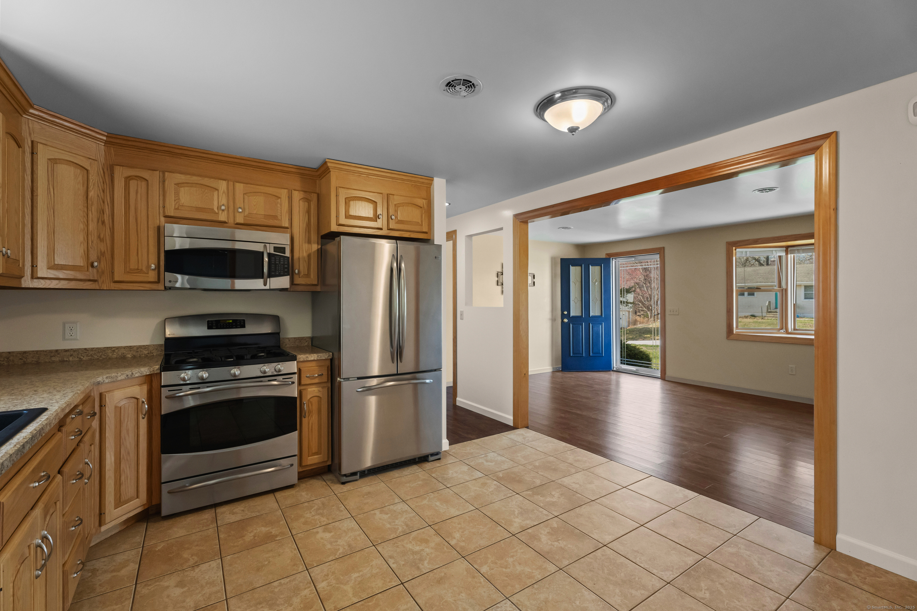 99 Massachusetts Road, Montville, Connecticut image 6