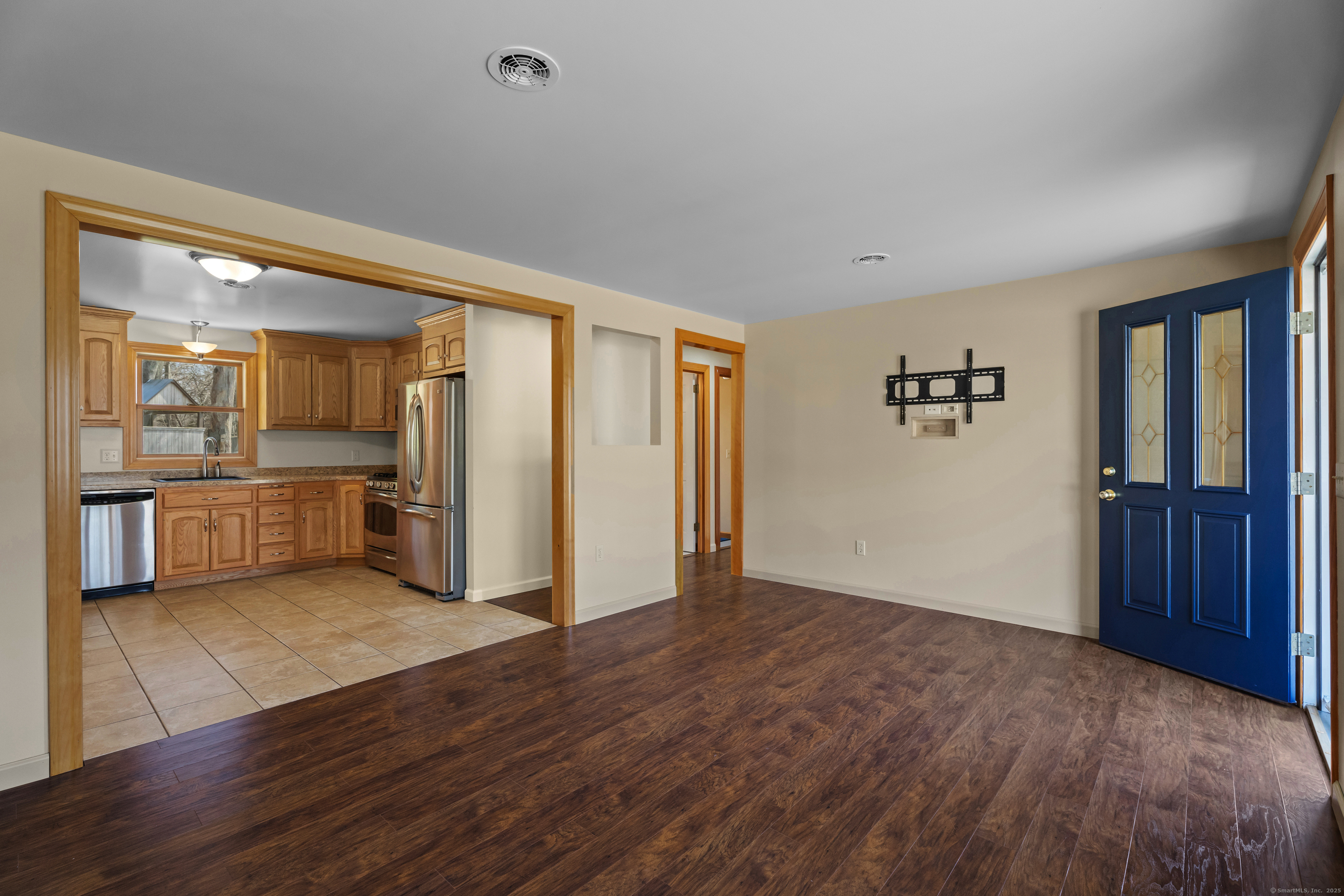 99 Massachusetts Road, Montville, Connecticut image 7