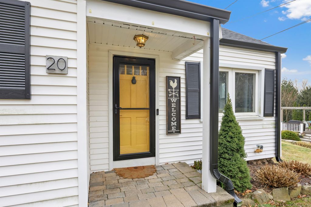 Photo of 20 Nicholdale Road, Shelton, CT 06484 (MLS # 24143501)