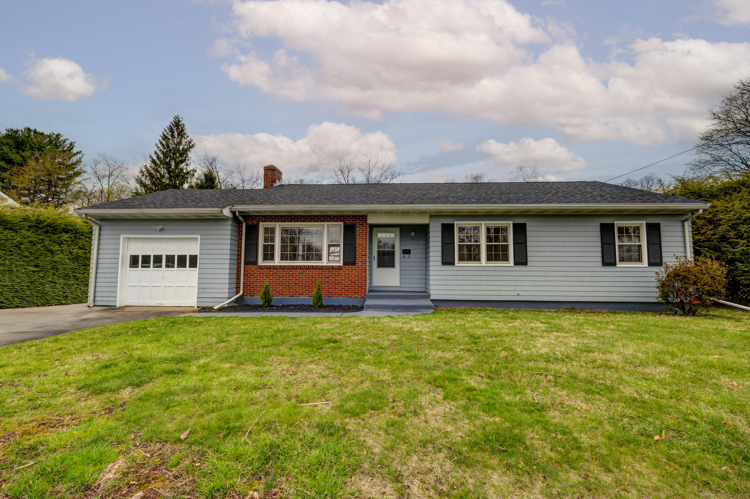 Rental Property at Buckingham Street, Manchester, Connecticut - Bedrooms: 3 
Bathrooms: 1 
Rooms: 5  - $2,400 MO.
