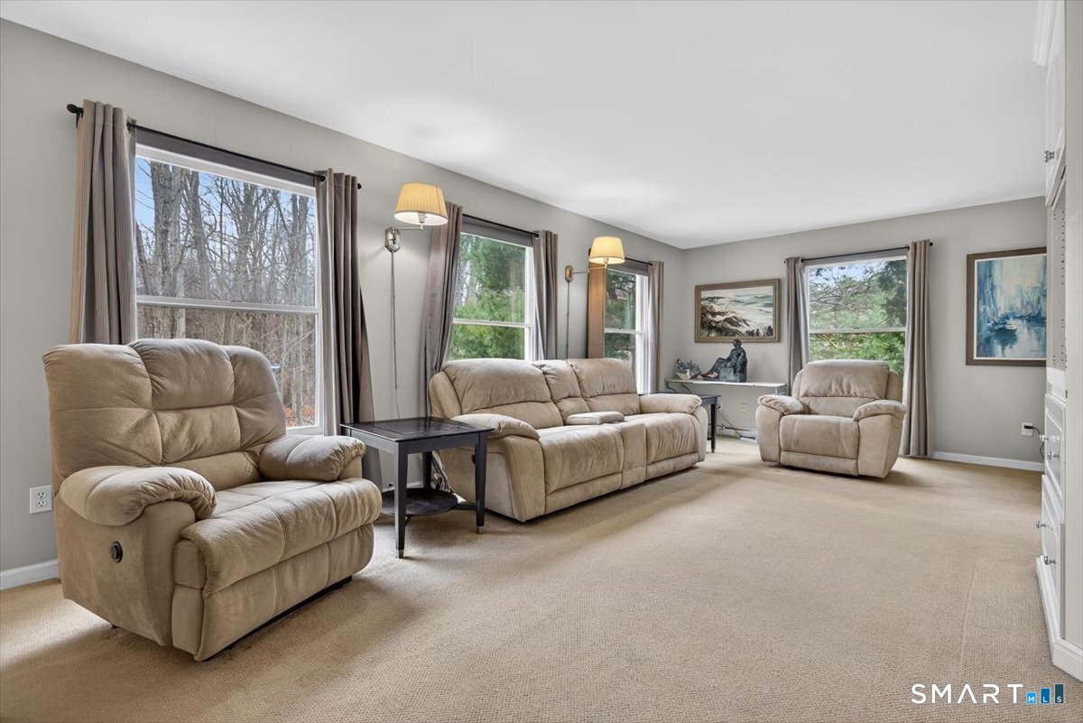15 Farm Brook Court