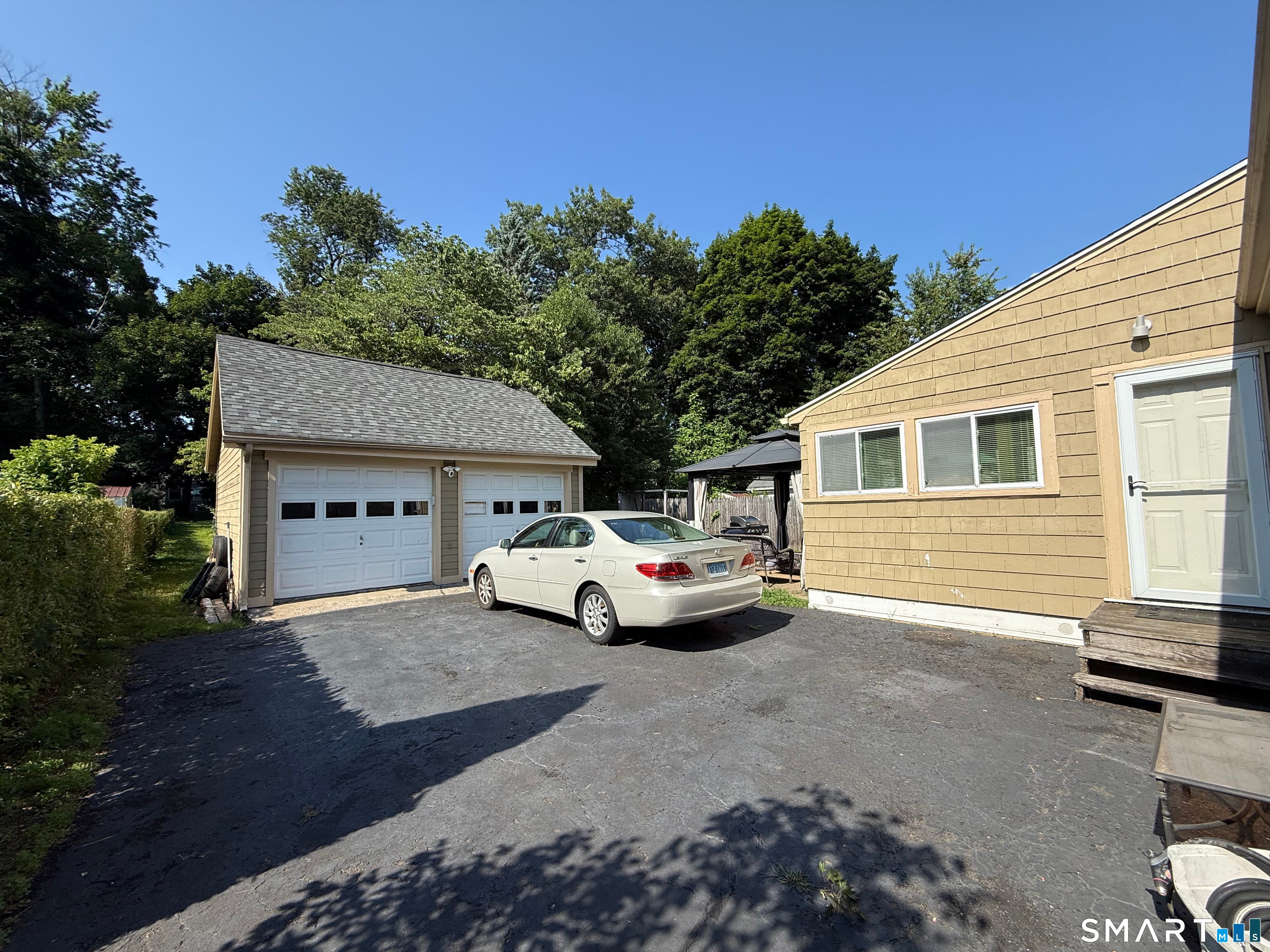 166 Roseleah Avenue
