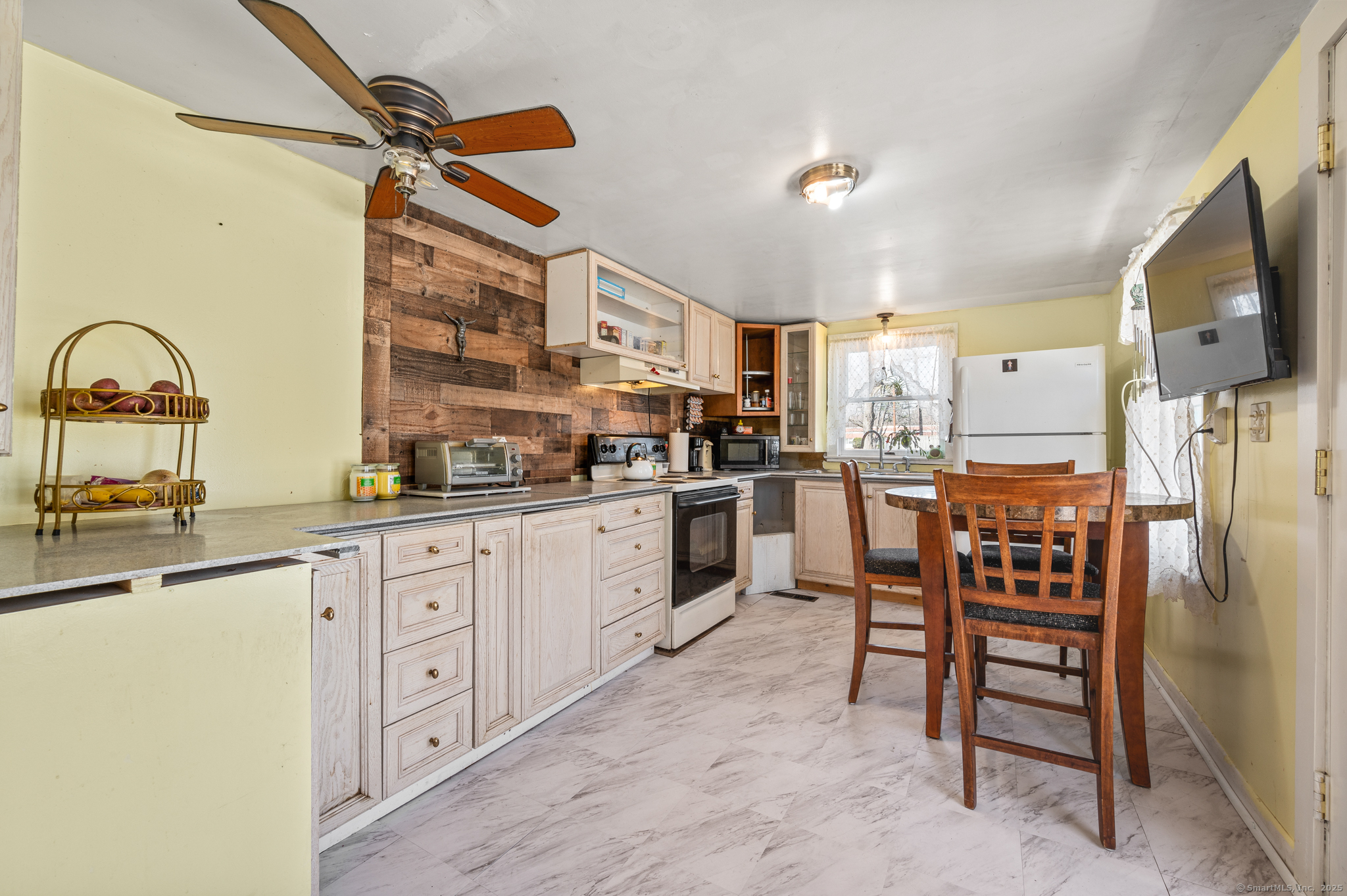 388 Marion Avenue, Southington, Connecticut image 6