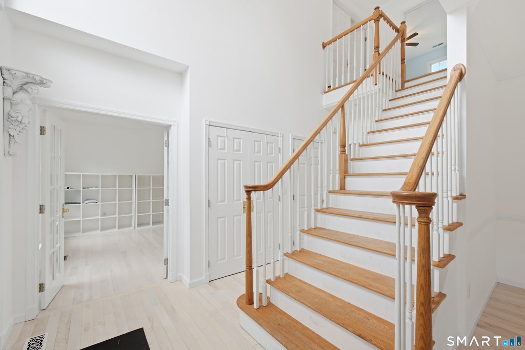Photo of 6 Ashley Court, Danbury, CT 06810 (MLS # 24208331)