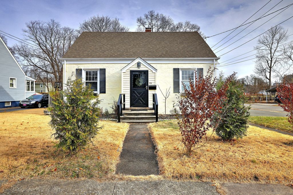Photo of 113 Chester Street, Hamden, CT 06514 (MLS # 24143997)