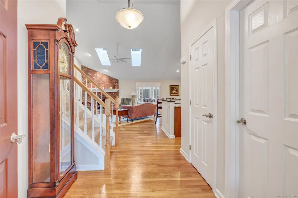 Photo of 498 Elk Run #498, Shelton, CT 06484 (MLS # 24142124)