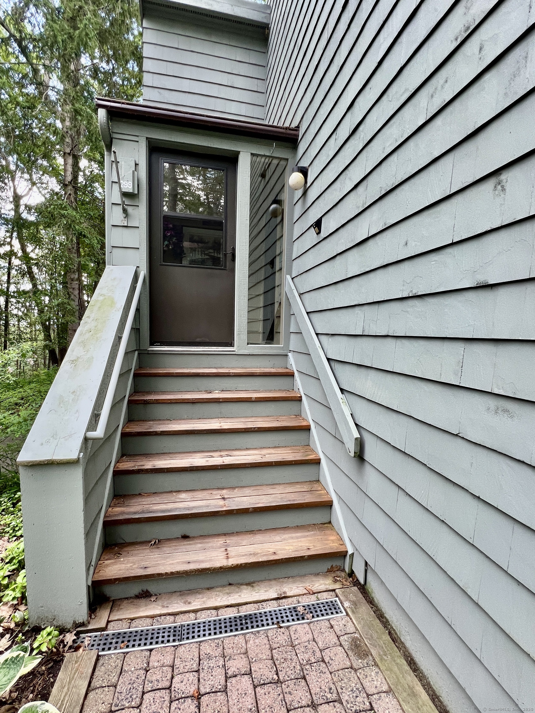 299 Cliffside Drive