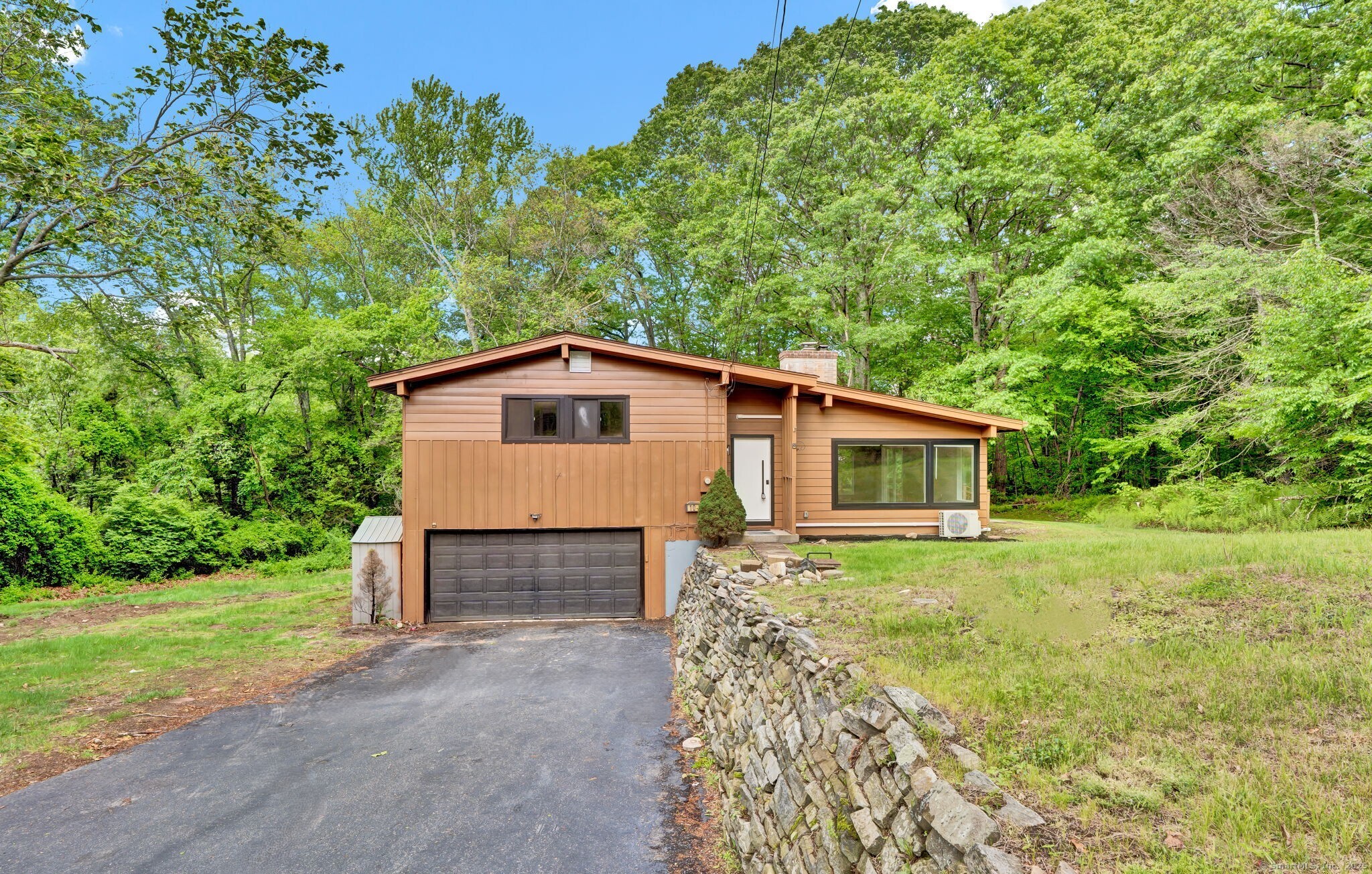 Old Cathole Road, Tolland, Connecticut - 3 Bedrooms  
2 Bathrooms  
6 Rooms - 