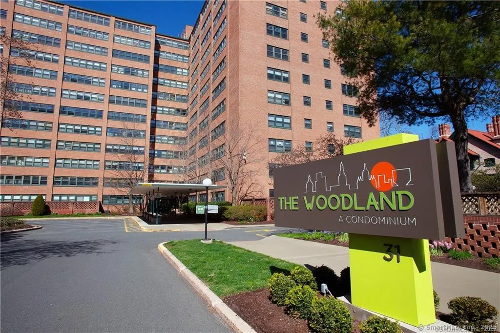 Property for Sale at Woodland Street, Hartford, Connecticut - Bedrooms: 2 
Bathrooms: 2 
Rooms: 4  - $185,000