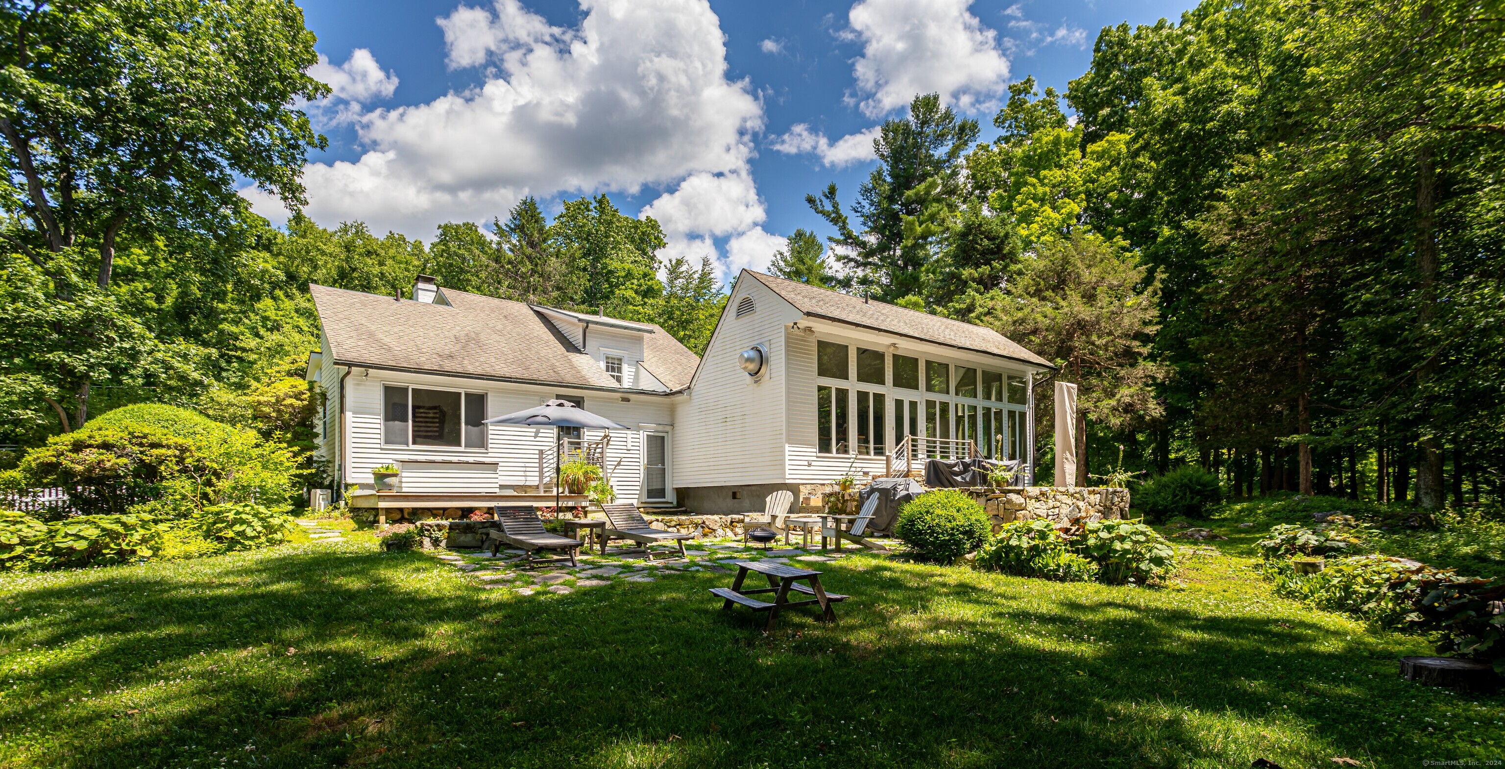 896 Westport Road
