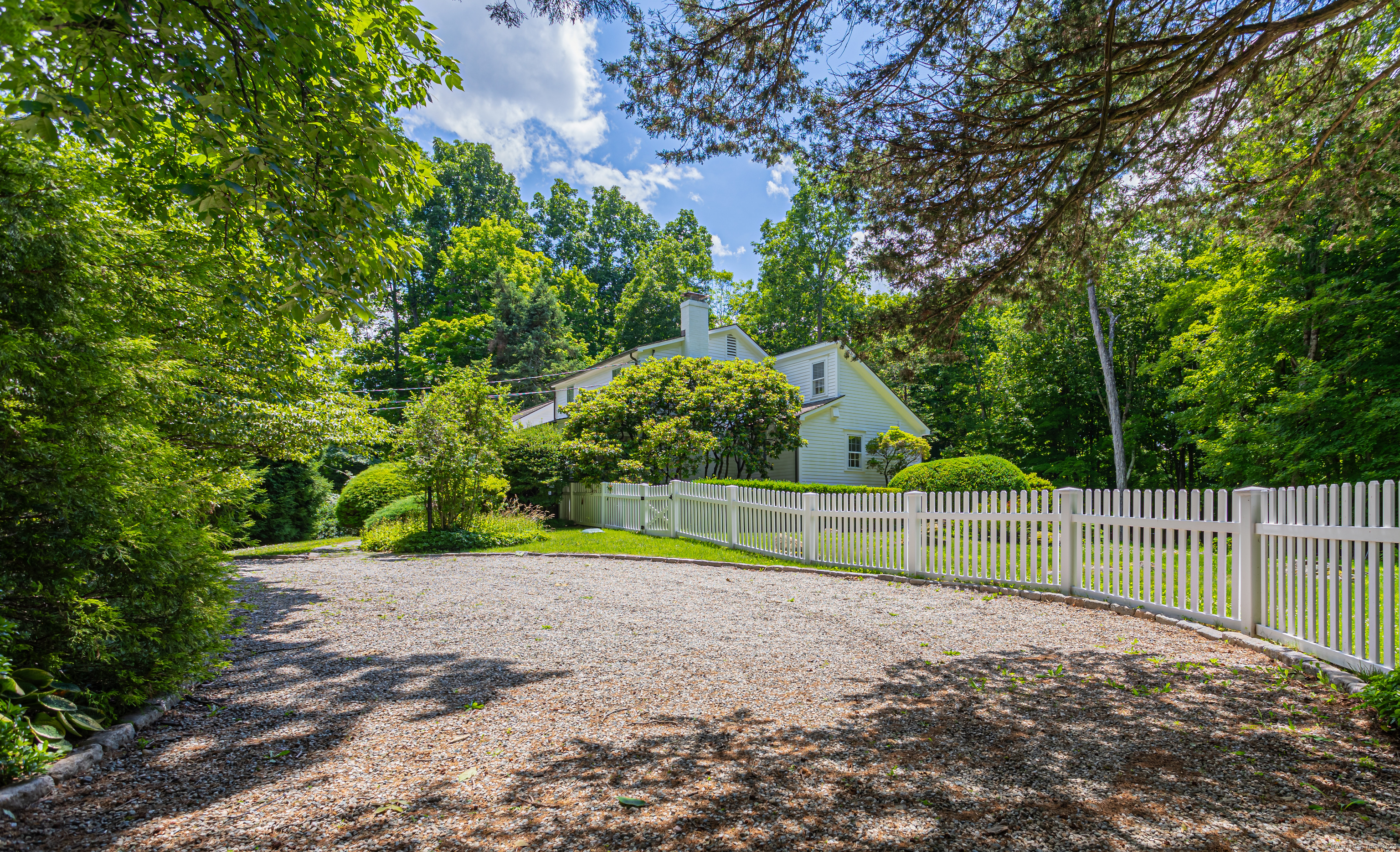 896 Westport Road