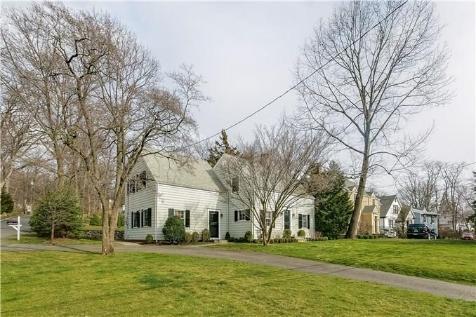 Photo 1 of 2 Miller Road, Darien, Connecticut, $1,098,000, Web #: 99139588