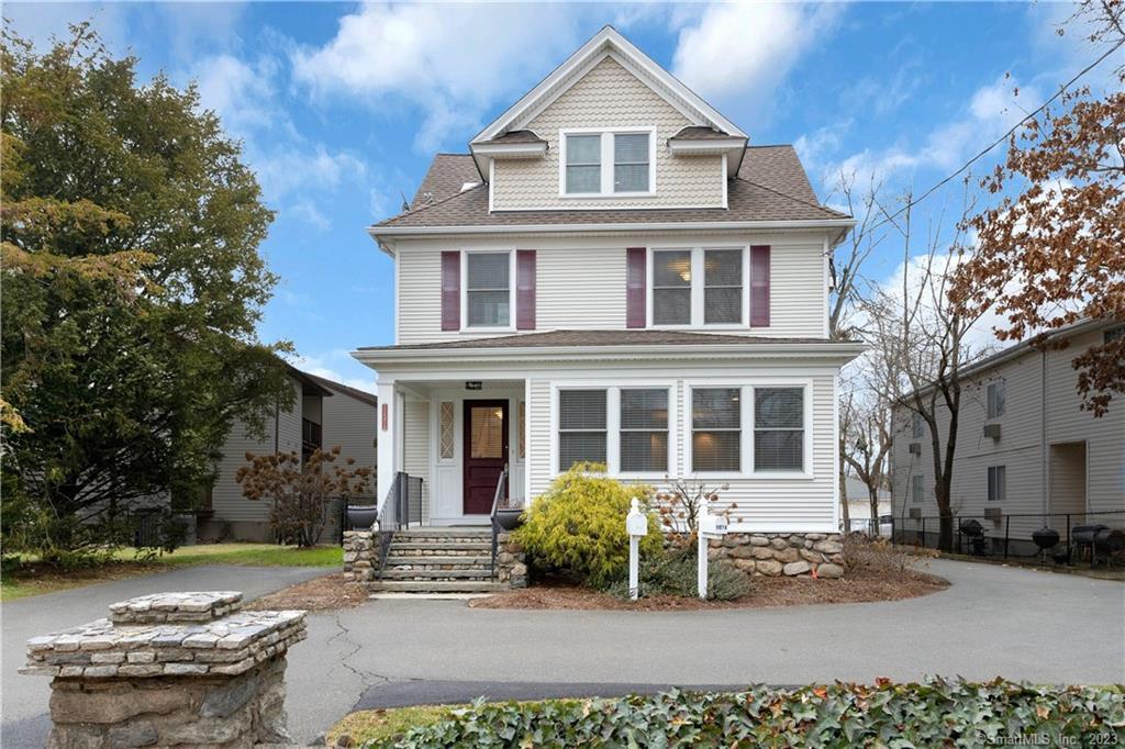 1157 Hope Street, Stamford, Connecticut - 6 Bedrooms  
5.5 Bathrooms  
13 Rooms - 