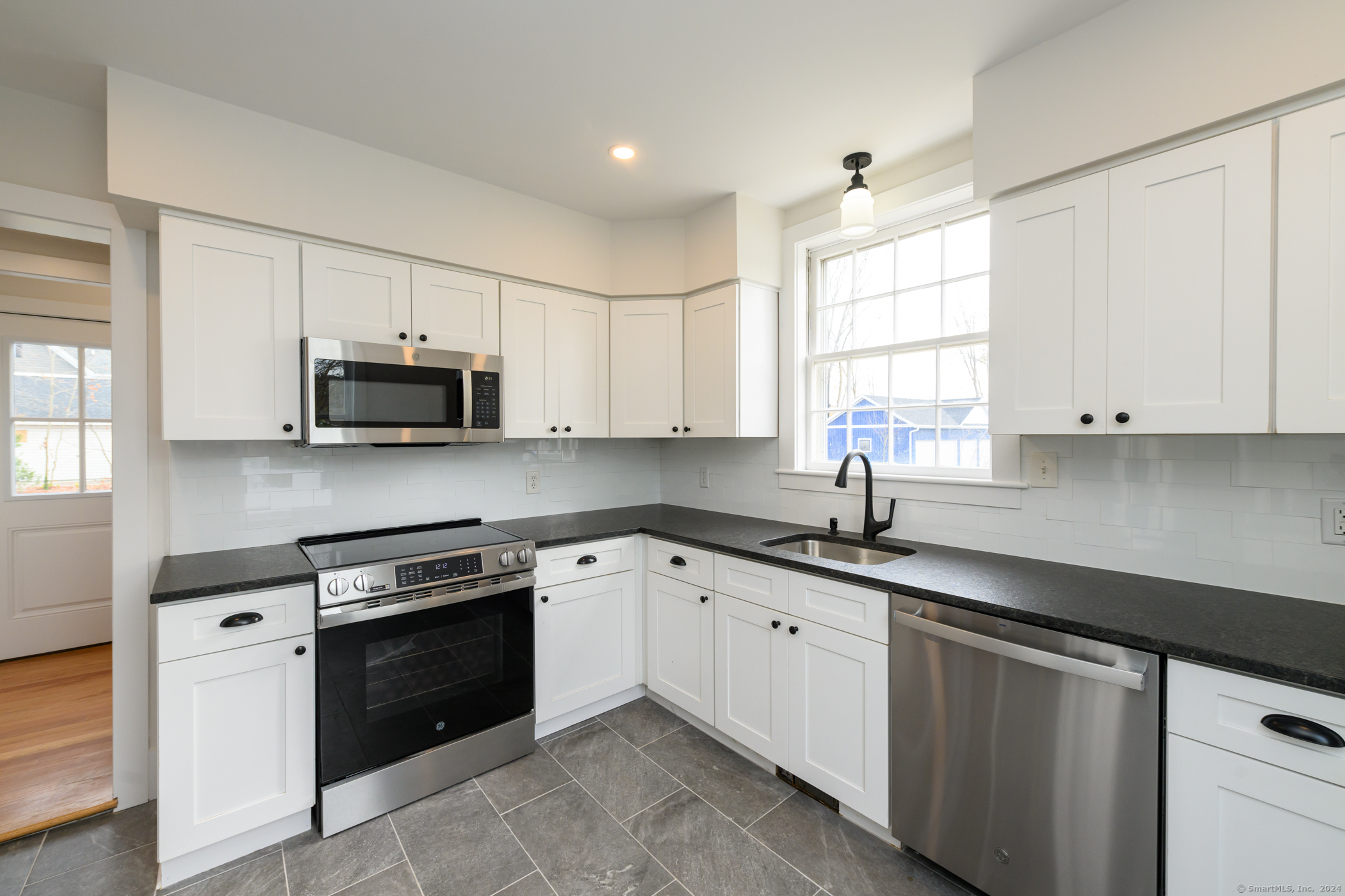 138 Boston Post Road #1, East Lyme, Connecticut image 6