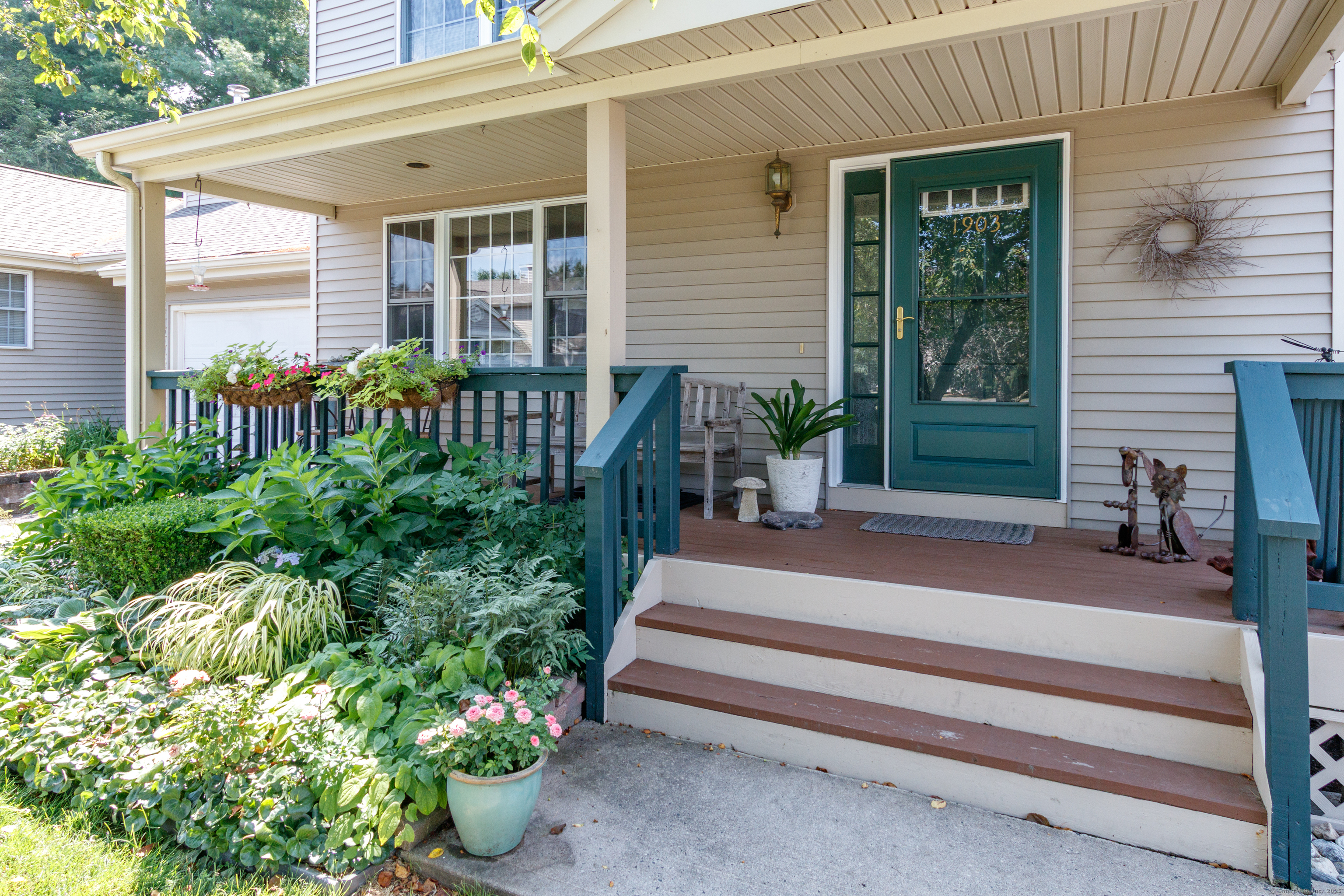 1903 Meadowview Drive 1903