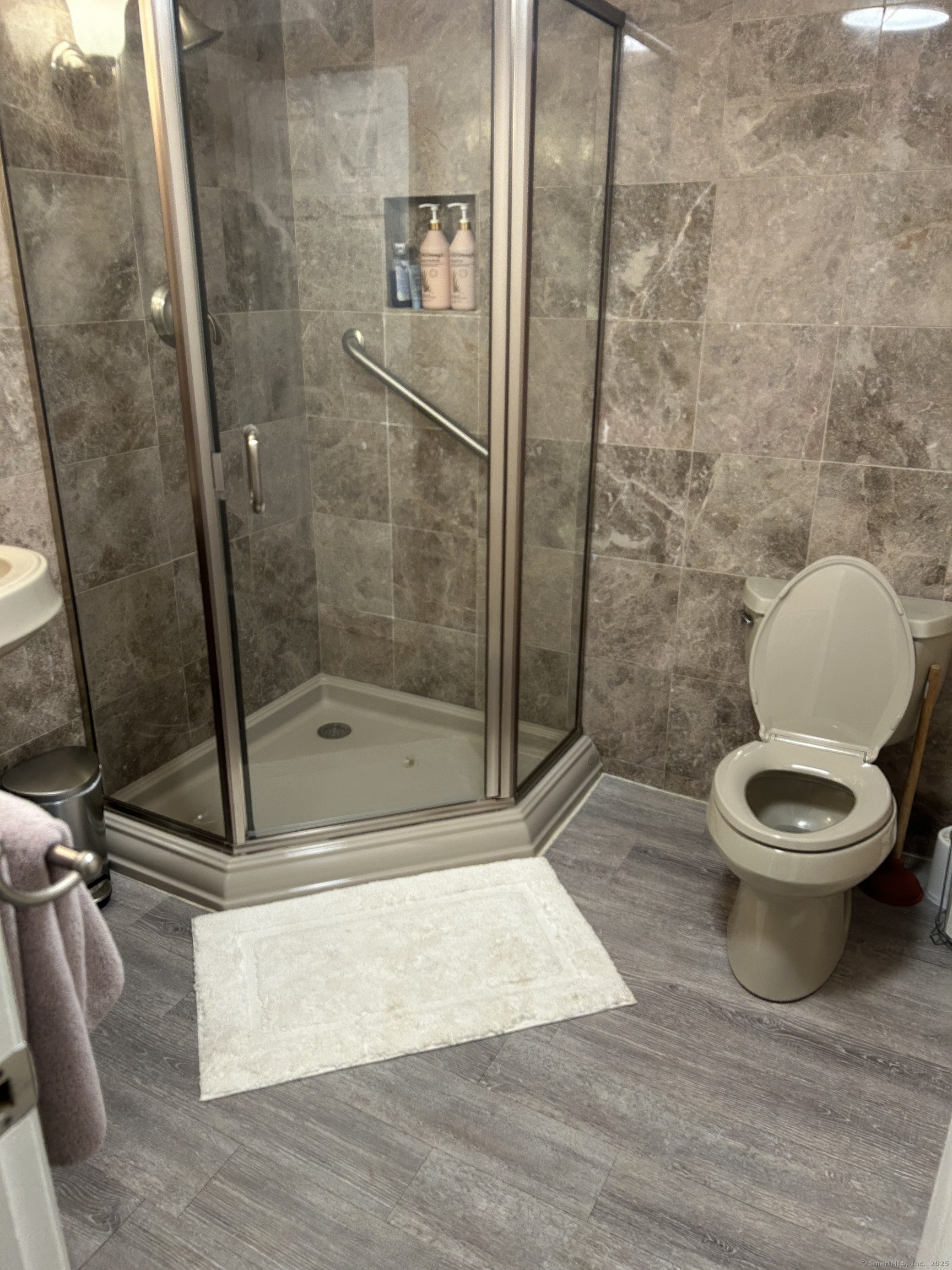 70 Oakridge Road, Waterbury, Connecticut image 17