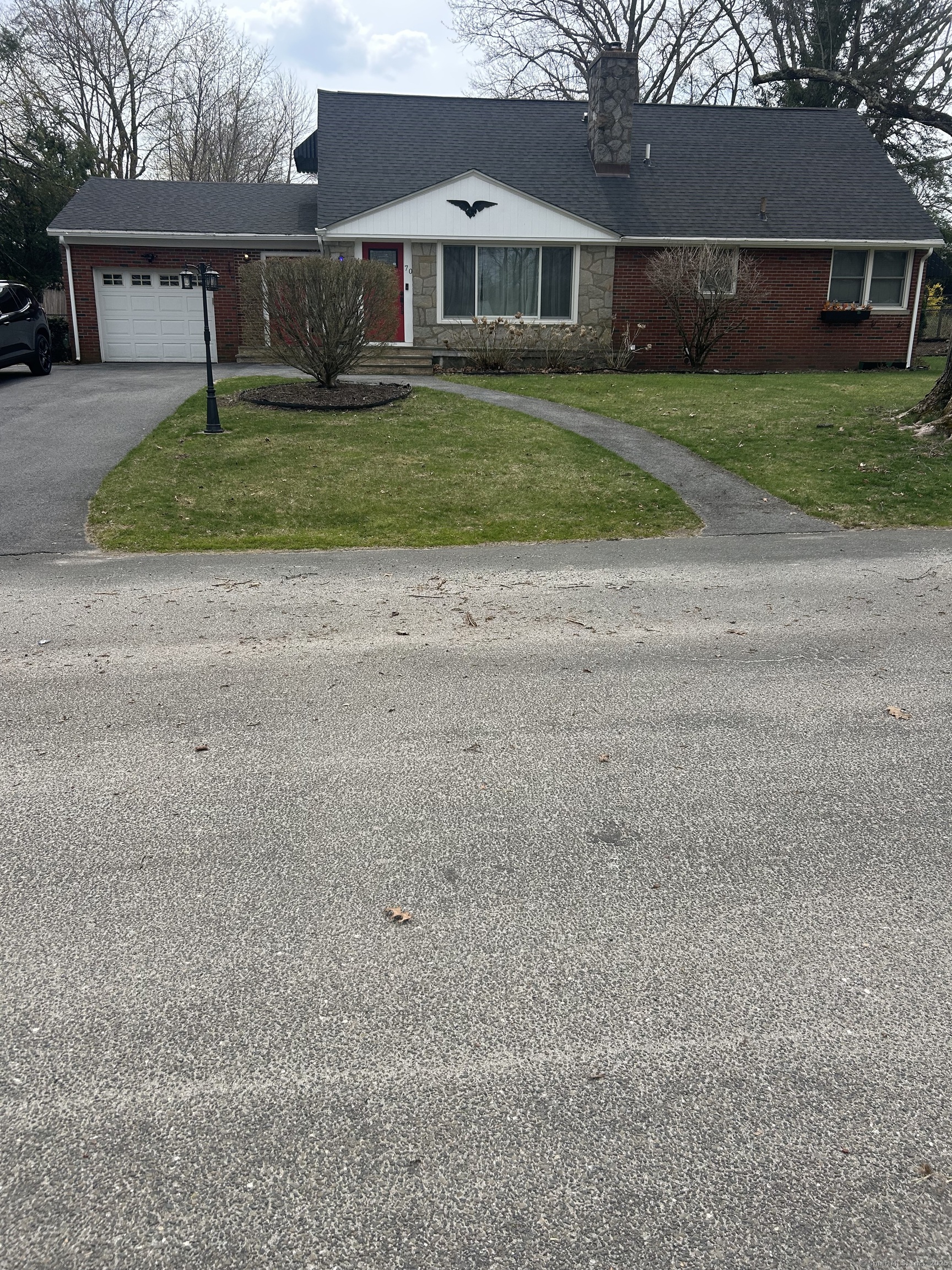 70 Oakridge Road, Waterbury, Connecticut image 1