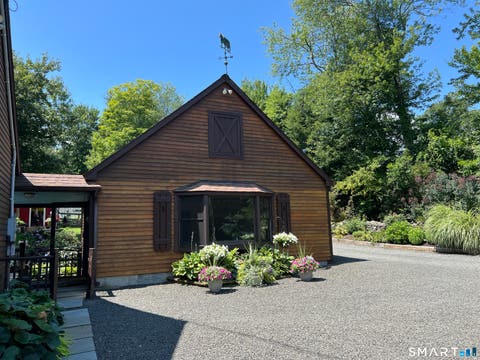 Photo of 1 Twist Hill Lane, Newtown, CT 06470 (MLS # 24196375)