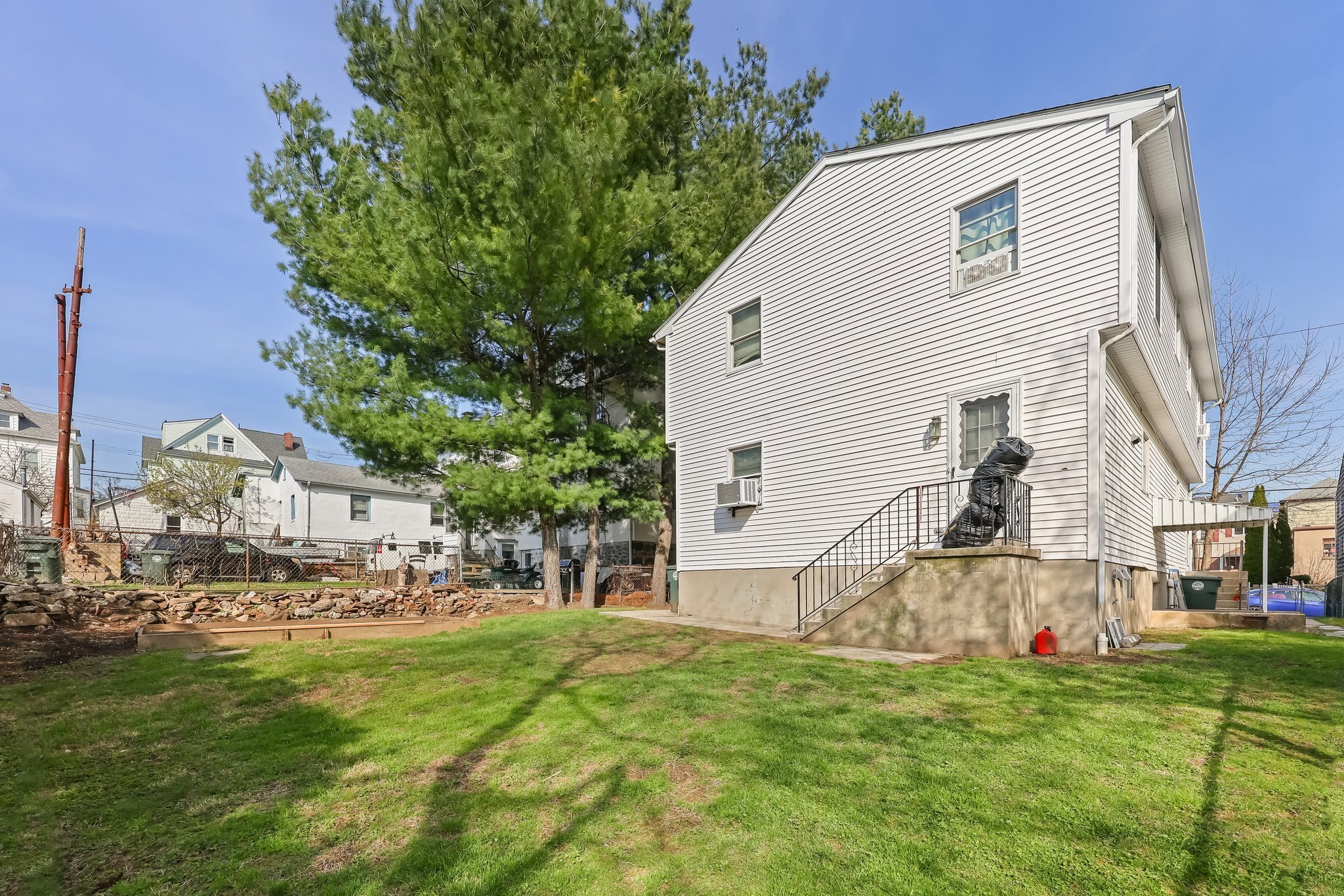 Port Chester, New York 10573, United States, 3 Bedrooms Bedrooms, ,2 BathroomsBathrooms,Residential,Active,242855