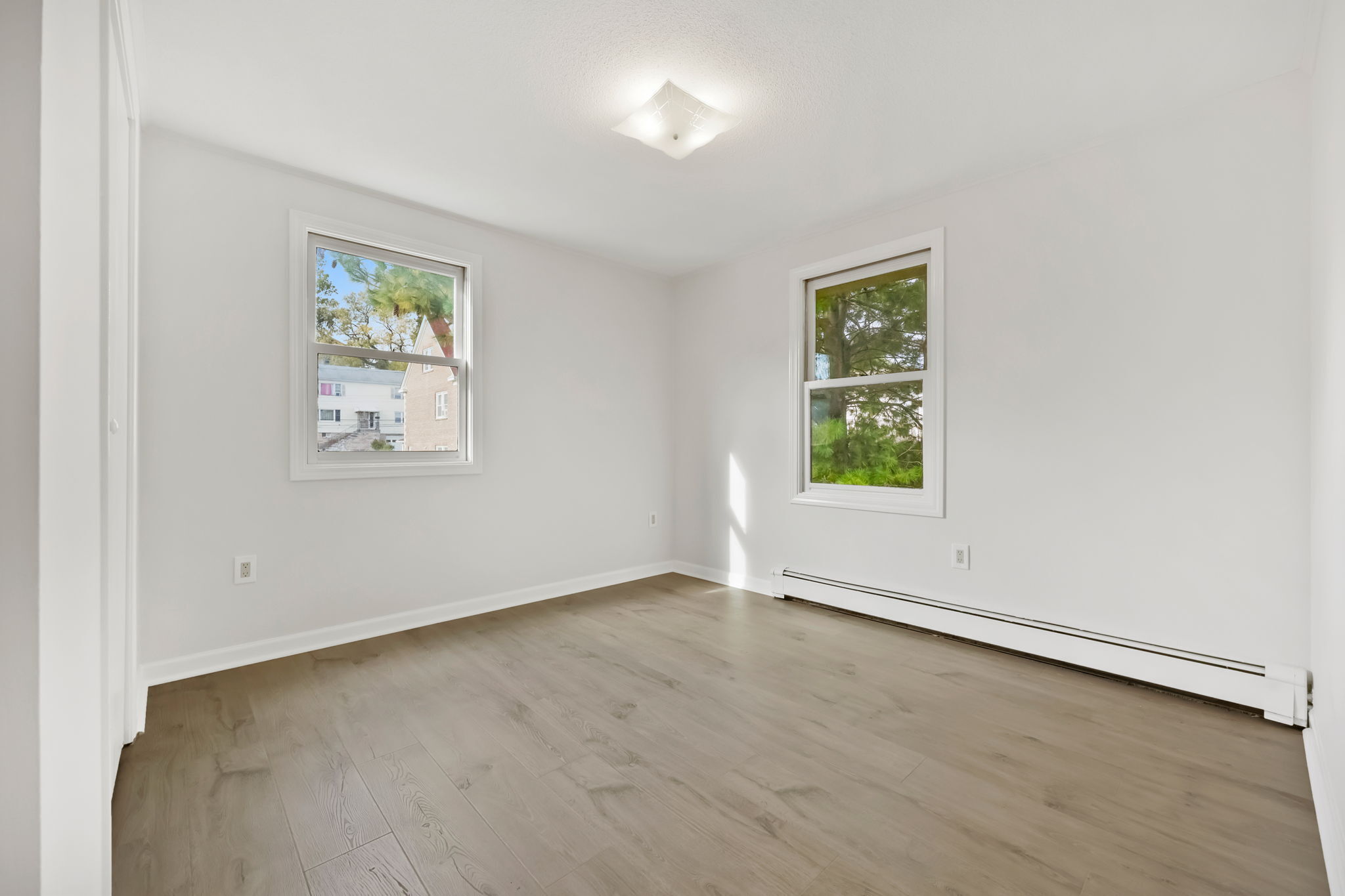 Port Chester, New York 10573, United States, 3 Bedrooms Bedrooms, ,2 BathroomsBathrooms,Residential,Active,242855