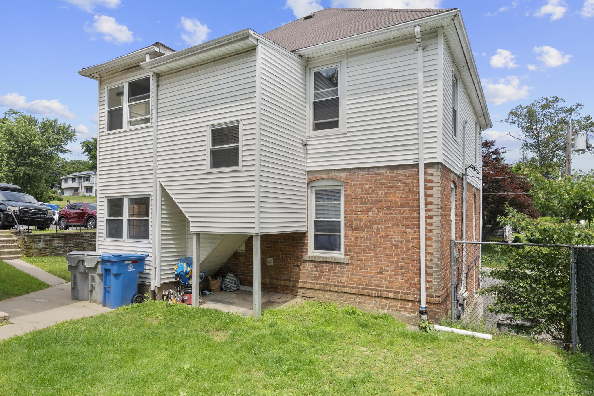 Bristol, Connecticut 06010, United States, 5 Bedrooms Bedrooms, ,3 BathroomsBathrooms,Residential,Active,155912