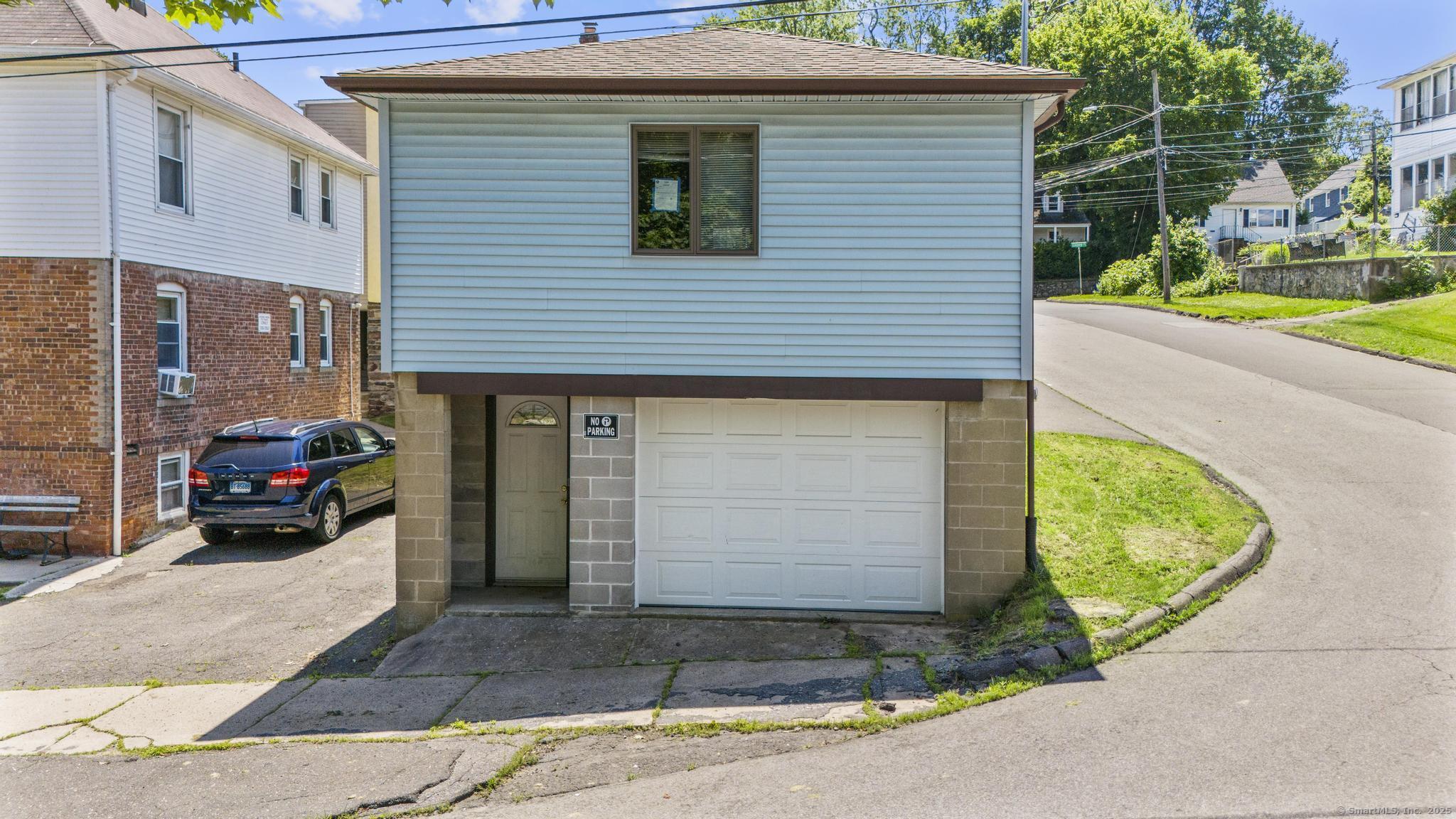 Bristol, Connecticut 06010, United States, 5 Bedrooms Bedrooms, ,3 BathroomsBathrooms,Residential,Active,155912