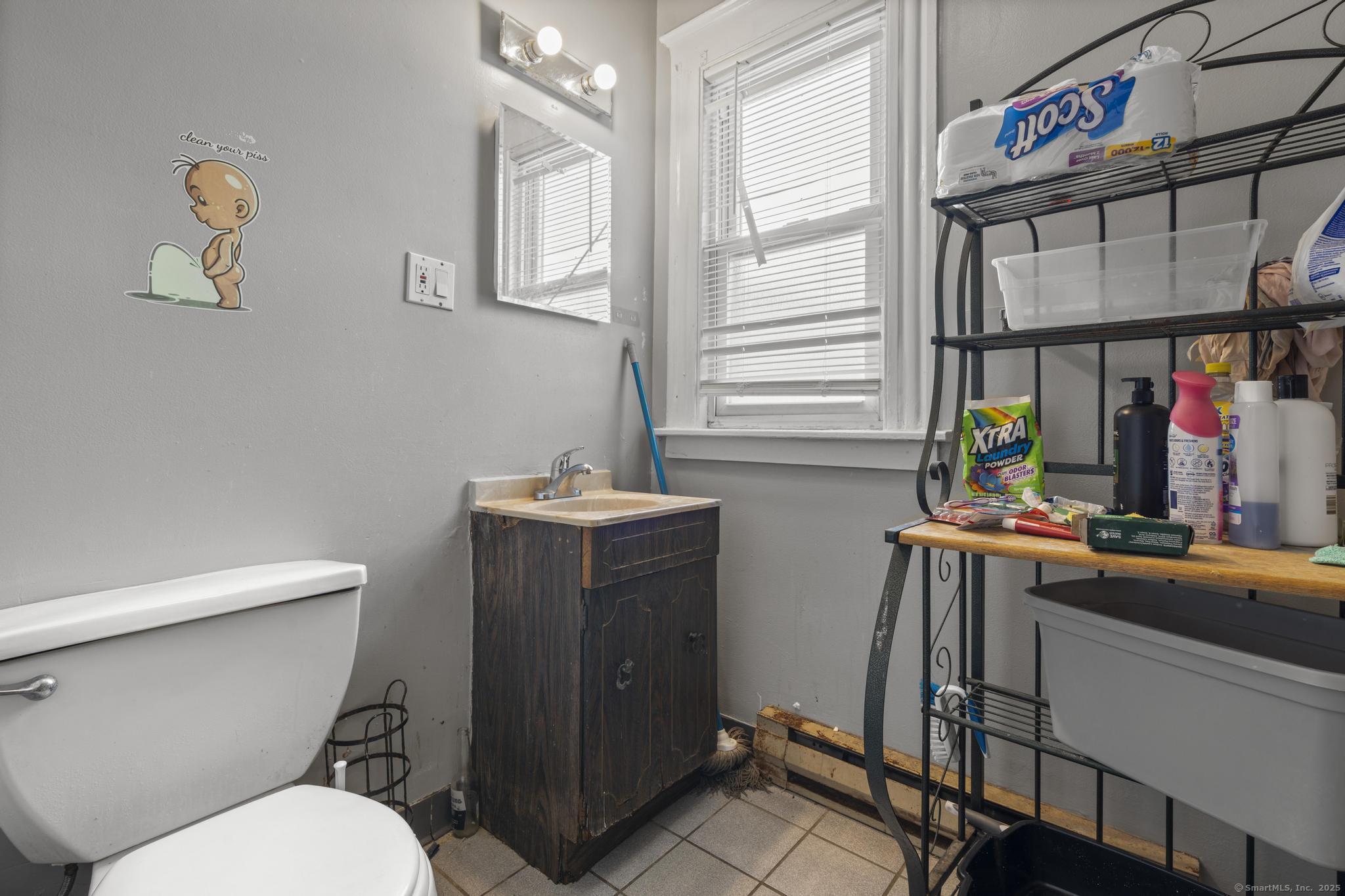 Bristol, Connecticut 06010, United States, 5 Bedrooms Bedrooms, ,3 BathroomsBathrooms,Residential,Active,155912