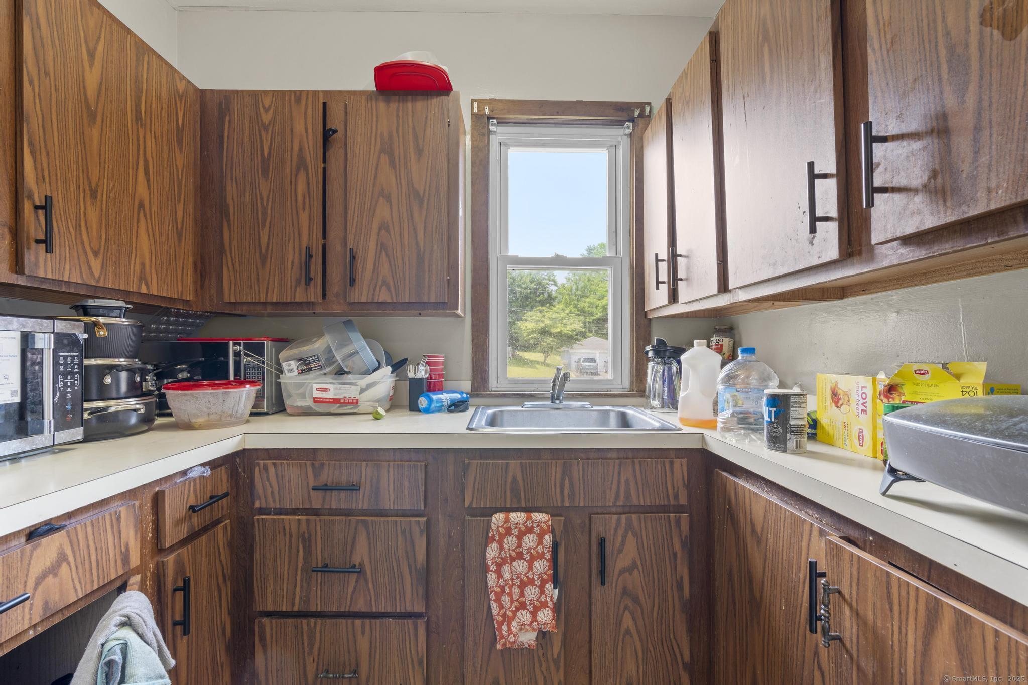 Bristol, Connecticut 06010, United States, 5 Bedrooms Bedrooms, ,3 BathroomsBathrooms,Residential,Active,155912