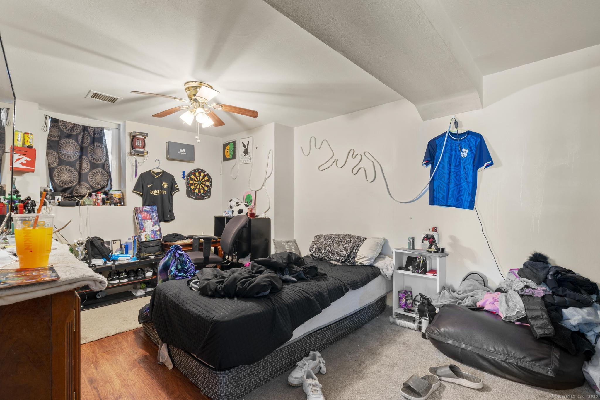 Bristol, Connecticut 06010, United States, 5 Bedrooms Bedrooms, ,3 BathroomsBathrooms,Residential,Active,155912