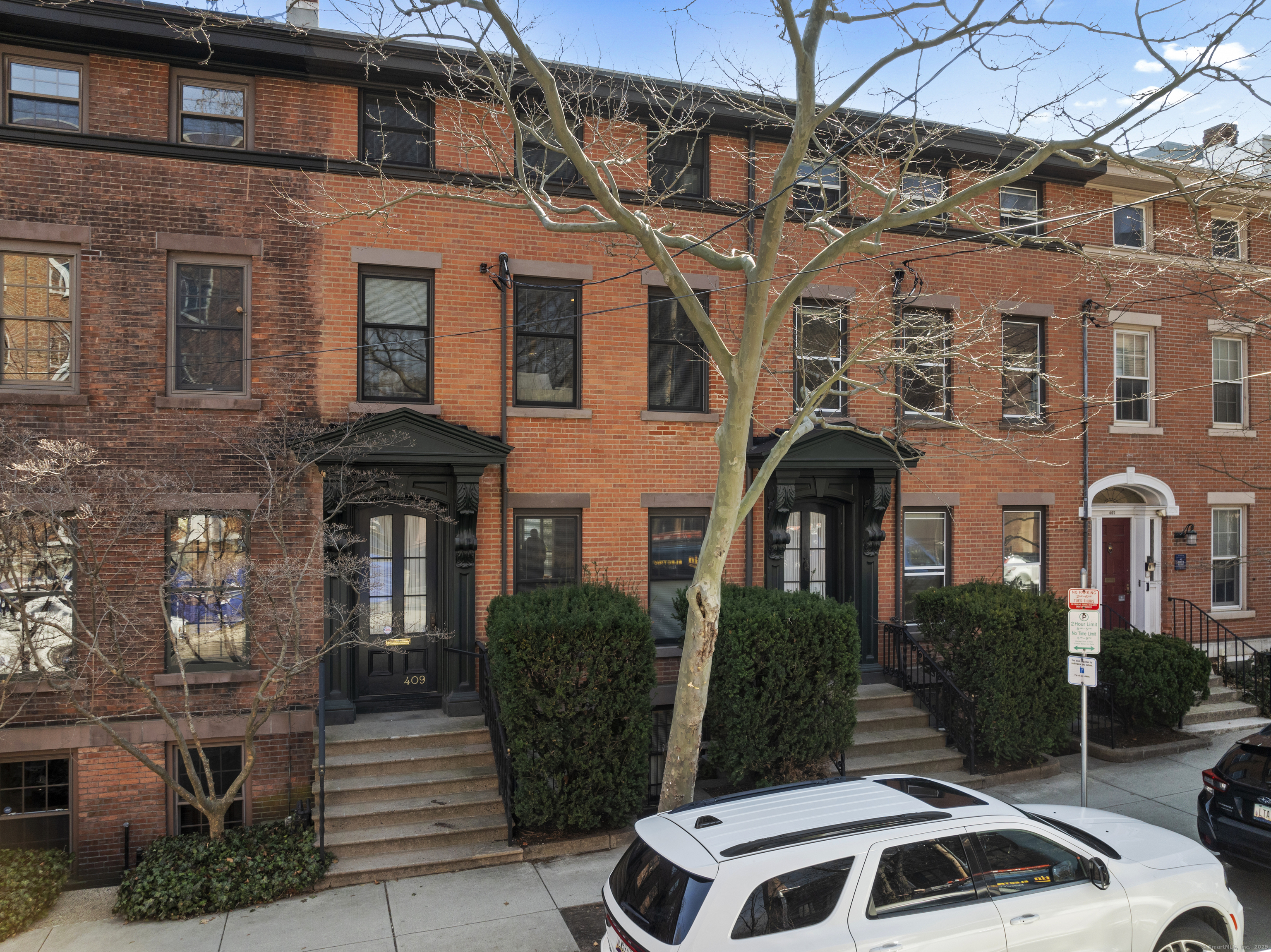 Temple Street, New Haven, Connecticut - 5 Bedrooms  
3 Bathrooms  
7 Rooms - 