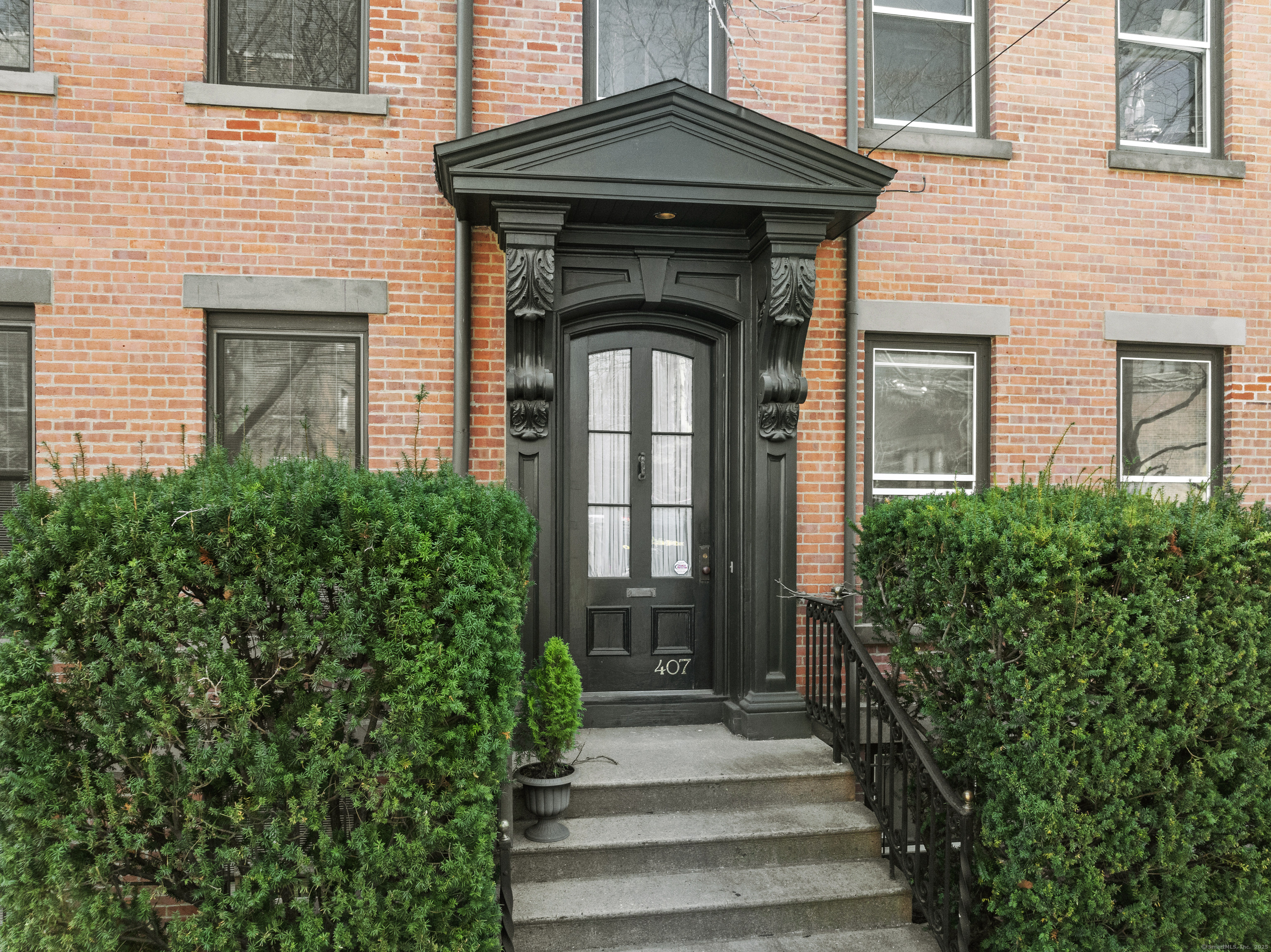 407 Temple Street