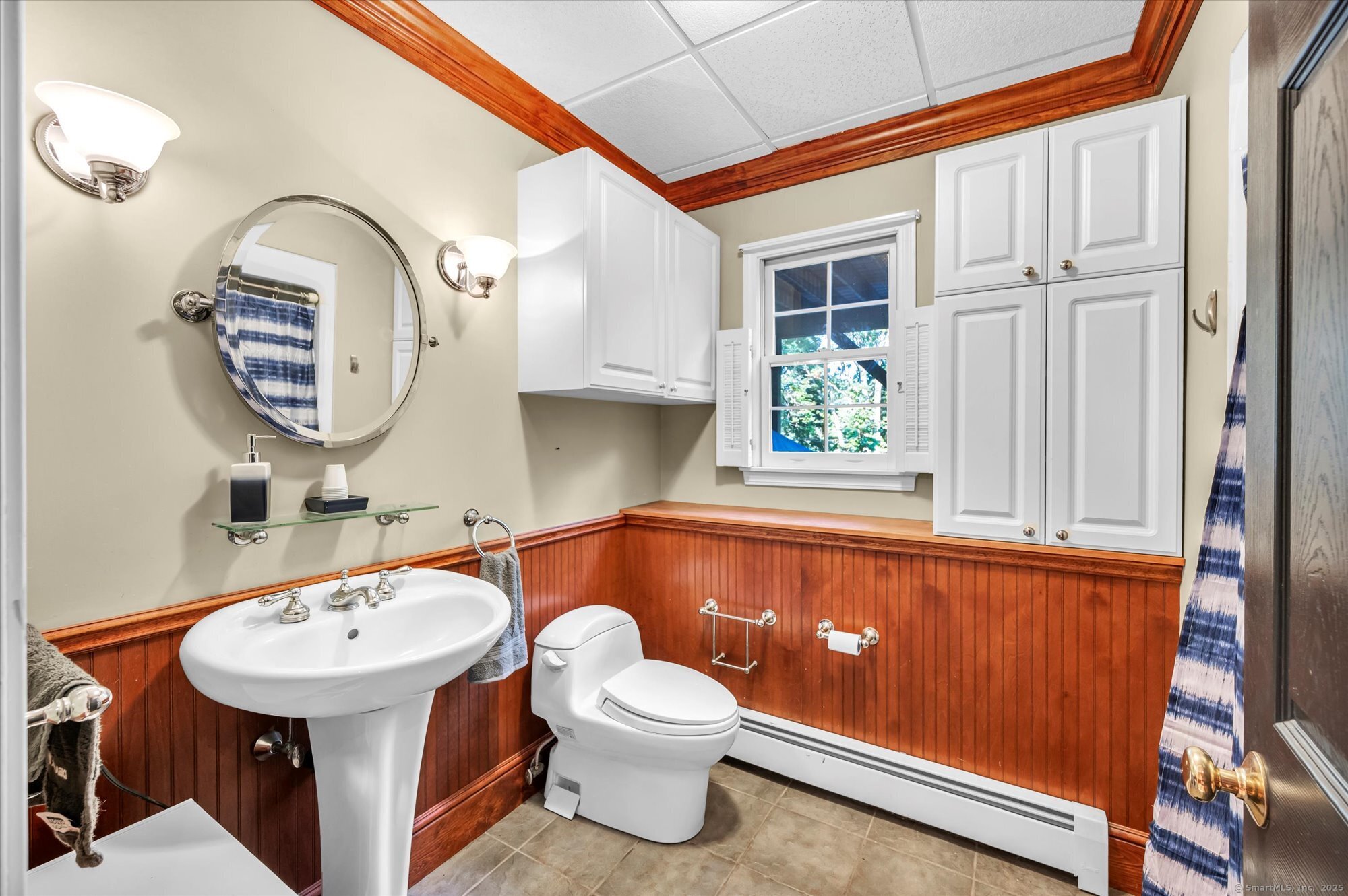 Bristol, Connecticut 06010, United States, 6 Bedrooms Bedrooms, ,4 BathroomsBathrooms,Residential,Active,191069