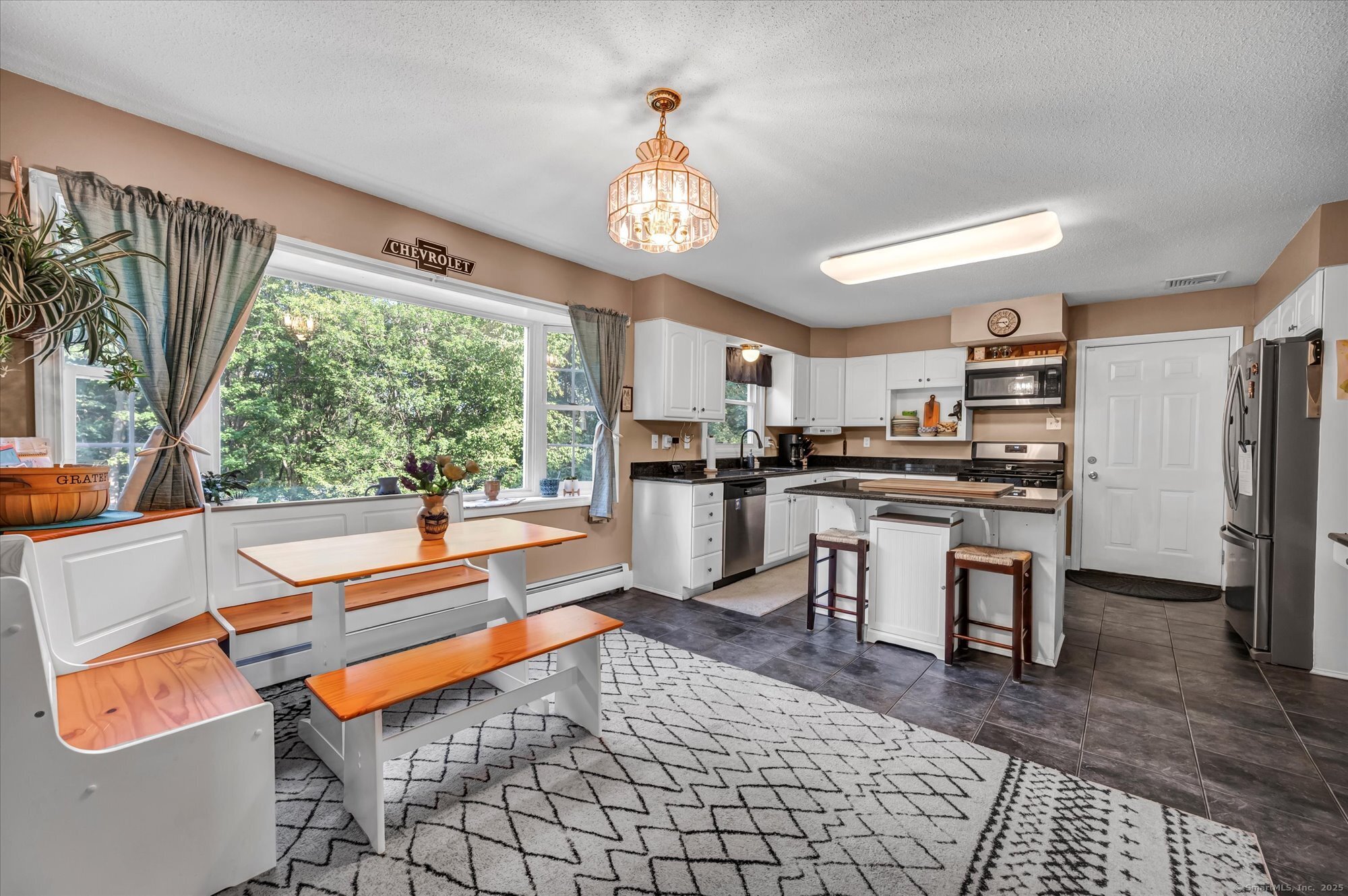 Bristol, Connecticut 06010, United States, 6 Bedrooms Bedrooms, ,4 BathroomsBathrooms,Residential,Active,191069