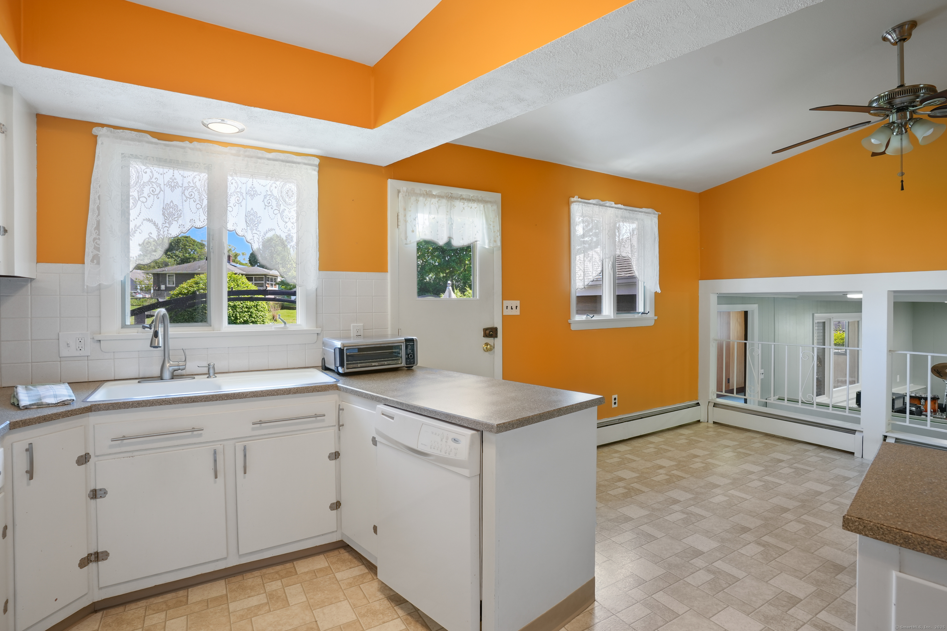 101 Rosengarten Drive, Waterbury, Connecticut image 8