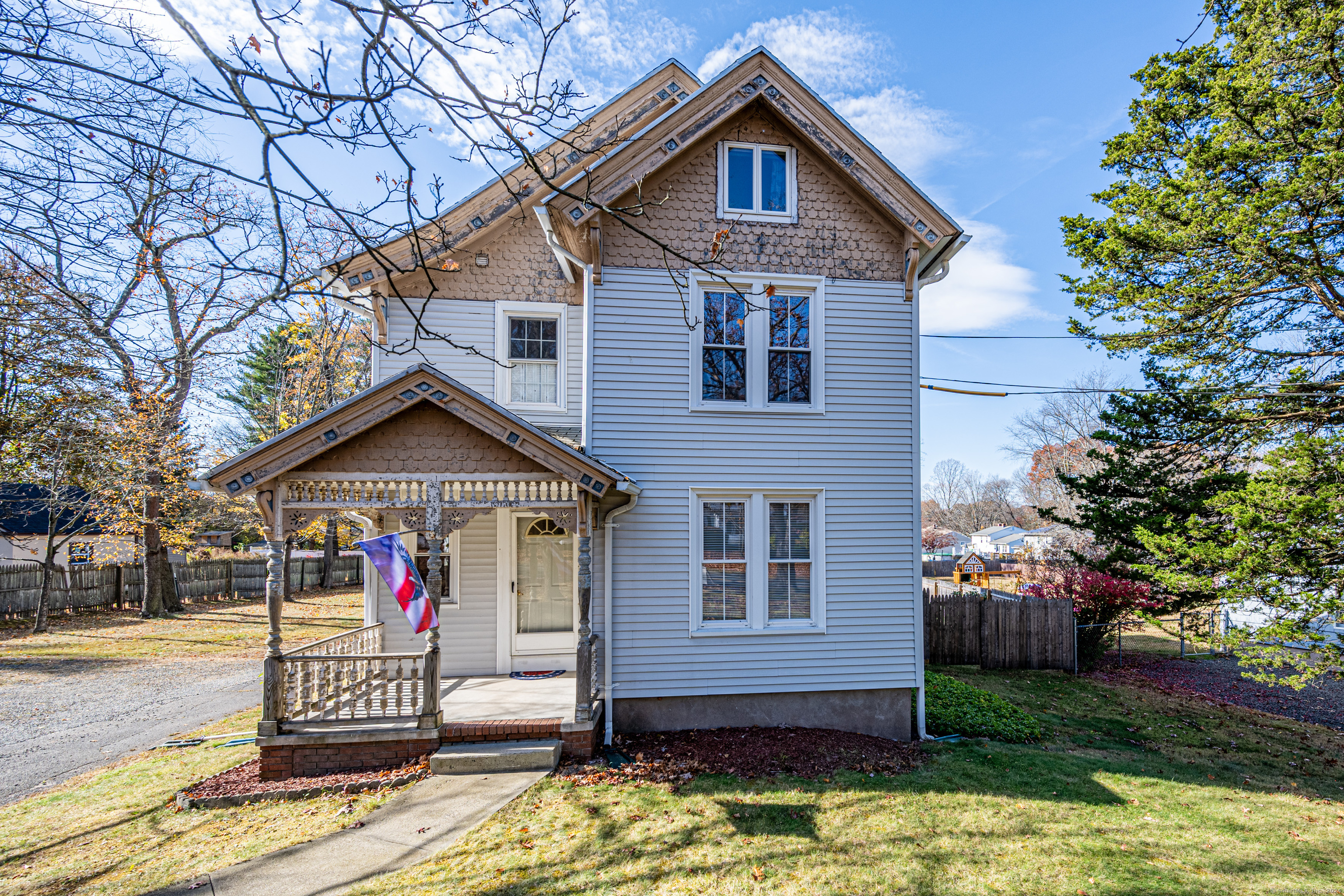 56 Maple Avenue, North Haven, Connecticut - 5 Bedrooms  
4 Bathrooms  
14 Rooms - 