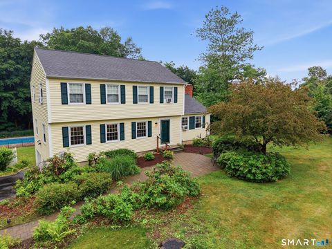 Homes For Sale - 20 Stagecoach Road<br/> Woodbury, CT 06798