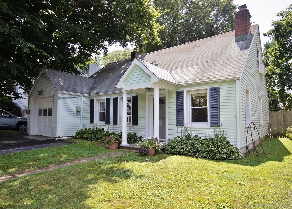 Photo 2 of 21 of 52 Terrace Avenue house