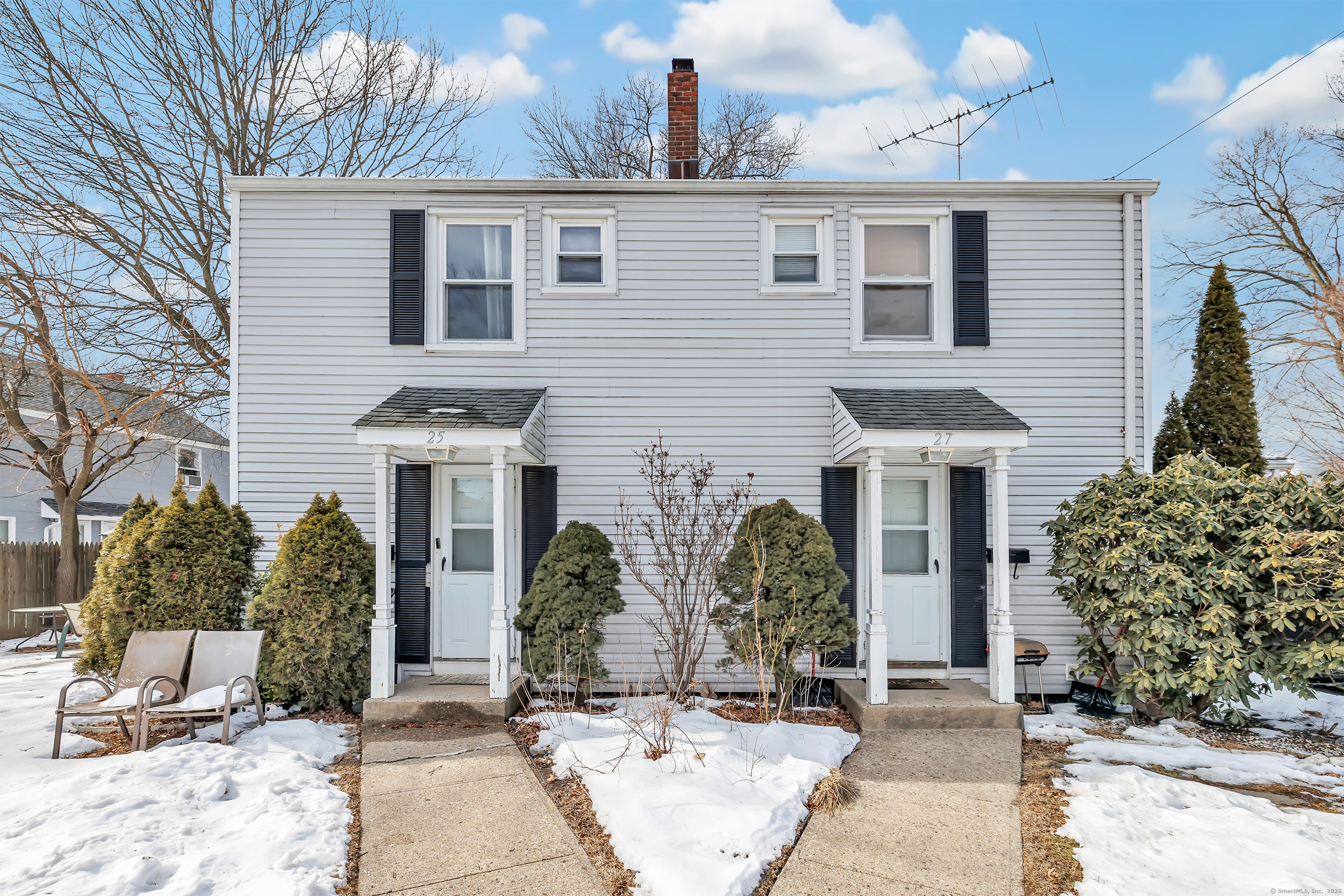 Evers Court, Bridgeport, Connecticut - 4 Bedrooms  
2 Bathrooms  
9 Rooms - 