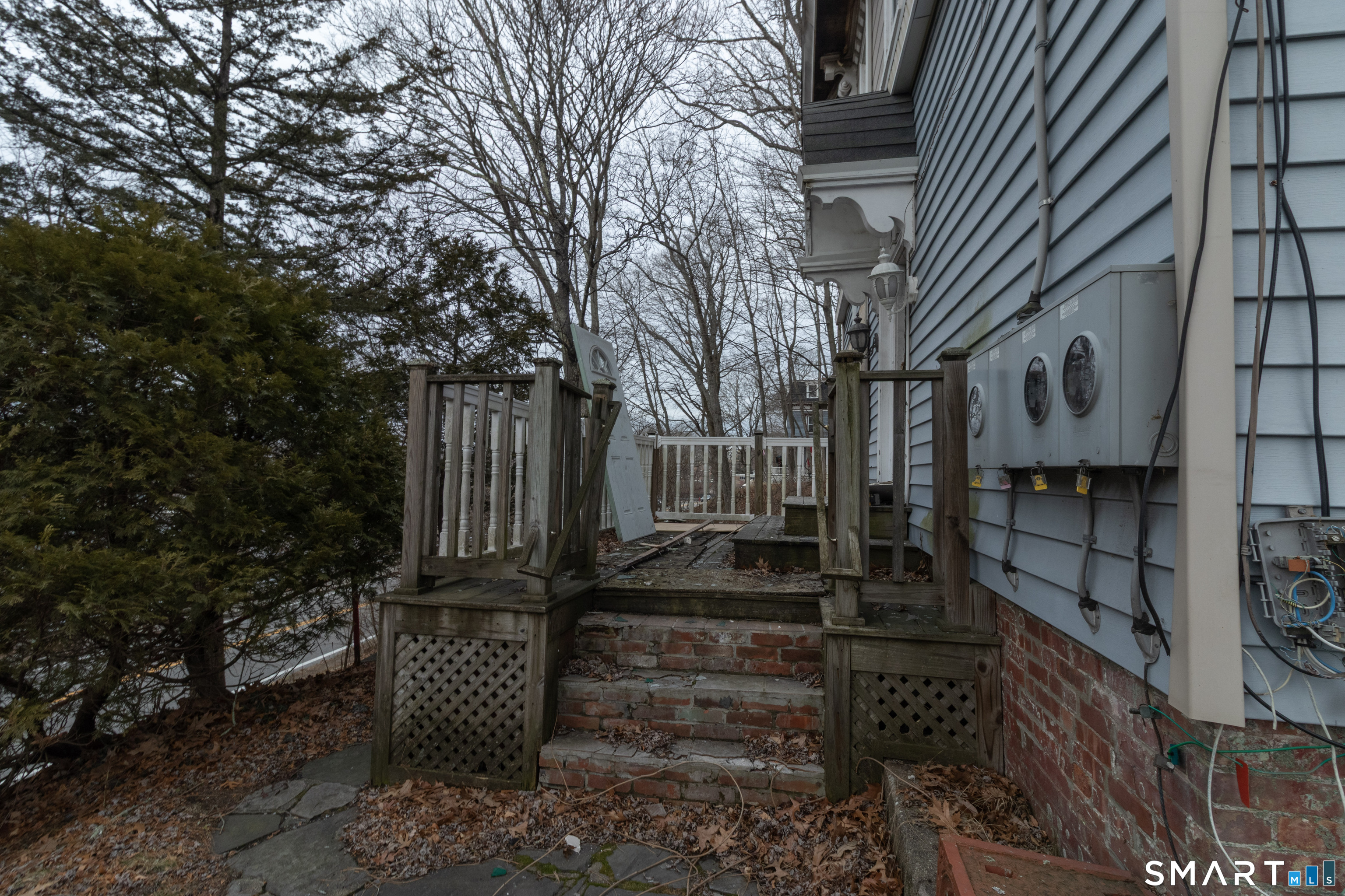 76 Laurel Hill Avenue