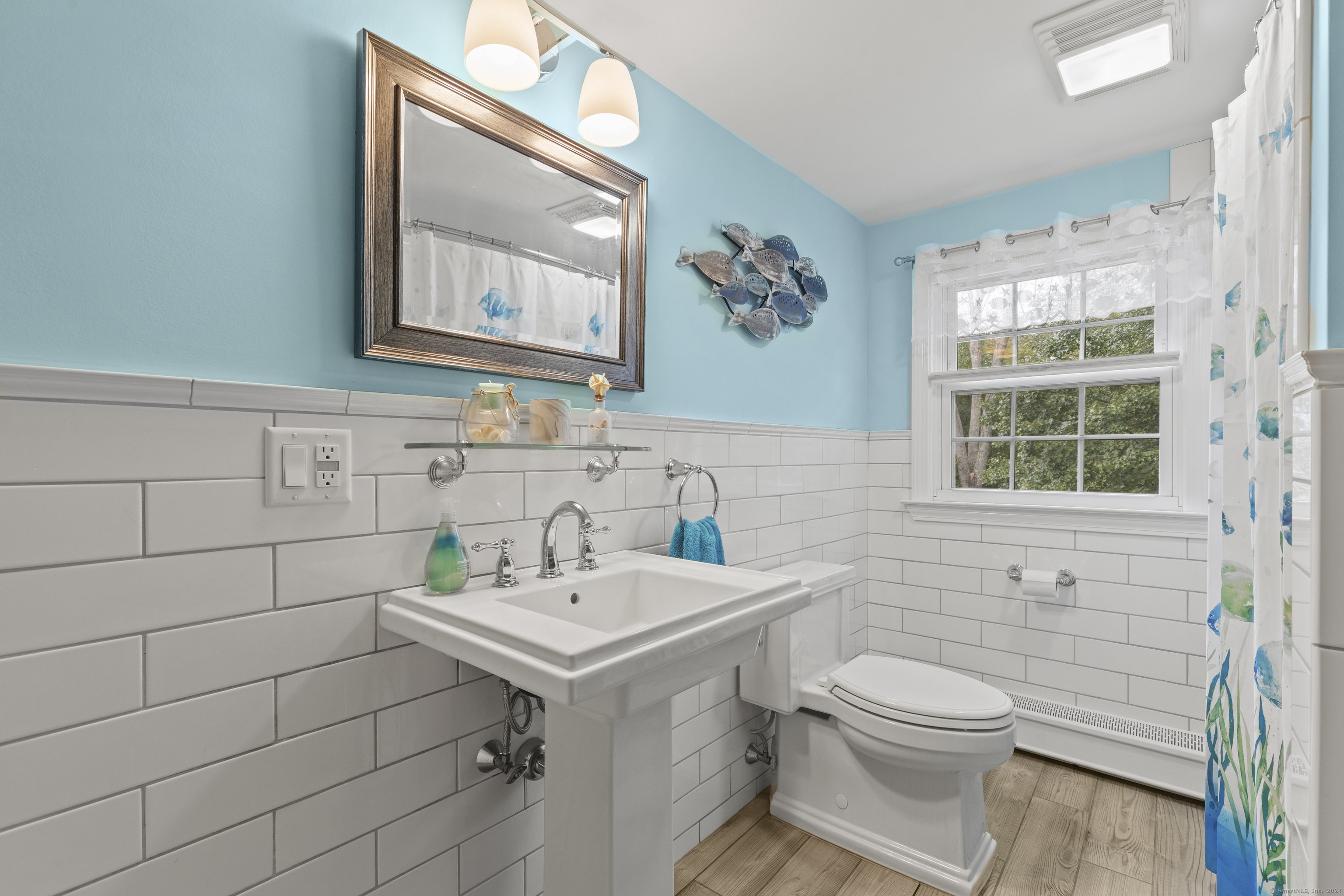 Groton, Connecticut 06355, United States, 4 Bedrooms Bedrooms, ,3 BathroomsBathrooms,Residential,Pending,42635