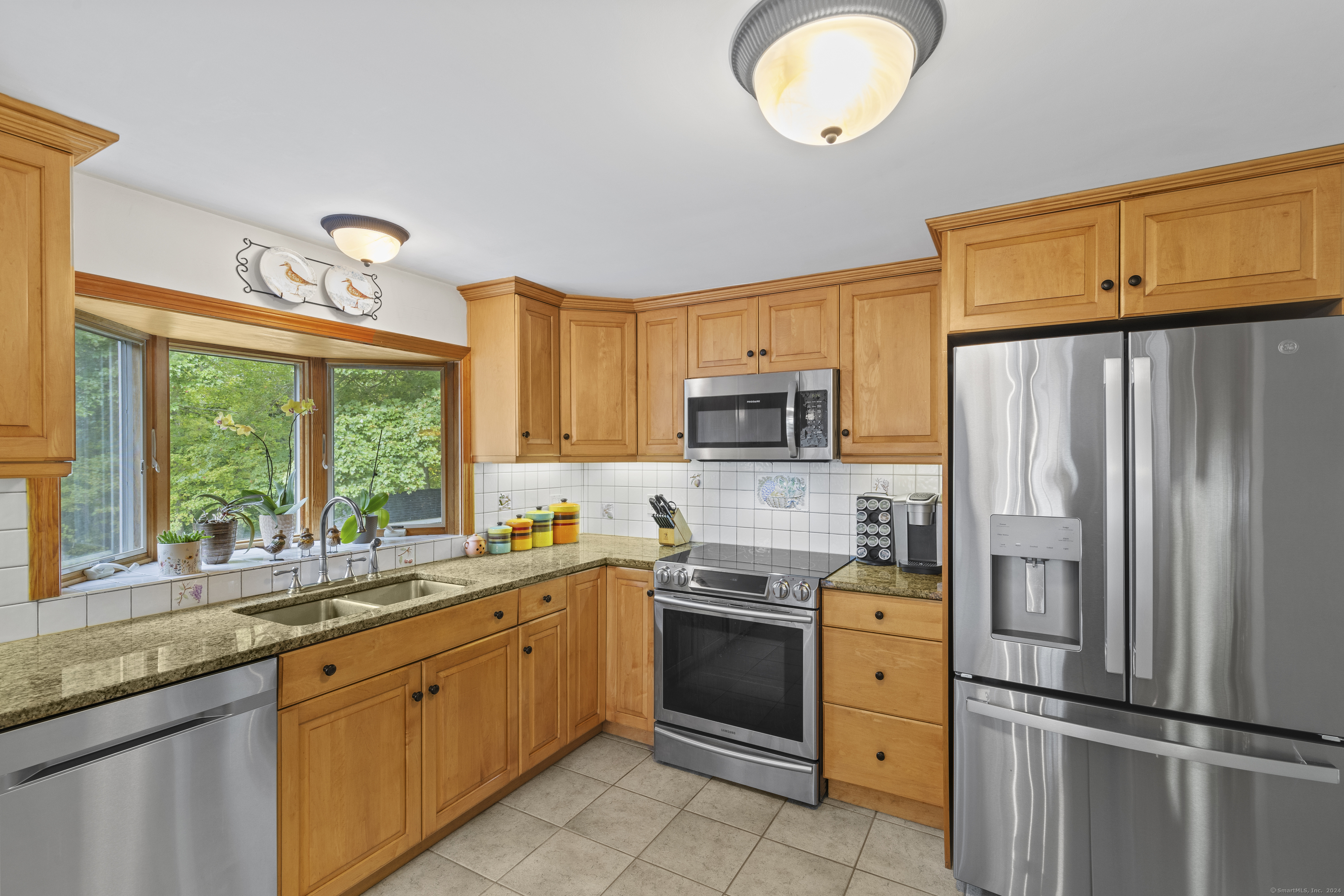 Groton, Connecticut 06355, United States, 4 Bedrooms Bedrooms, ,3 BathroomsBathrooms,Residential,Pending,42635