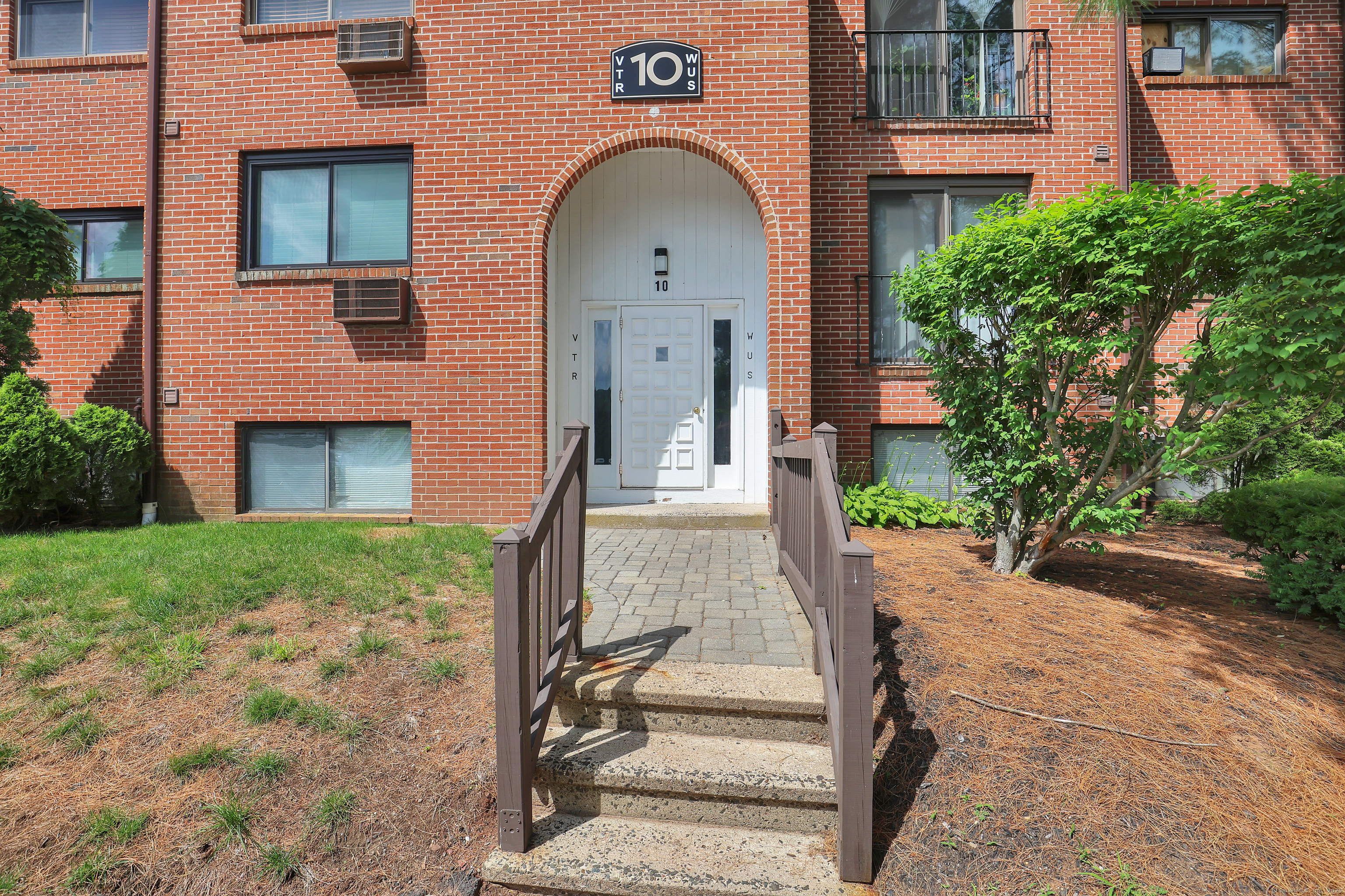 10 Darling Street APT T