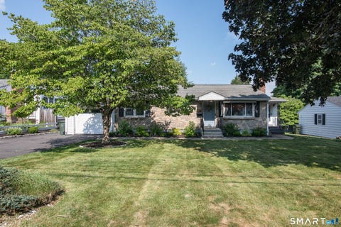 Photo of 40 Vincent Drive, Newington, CT 06111 (MLS # 24189414)