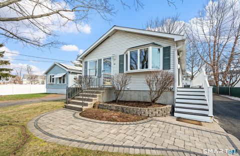 Photo of 20 Pearl Street, Glastonbury, CT 06033 (MLS # 24145800)