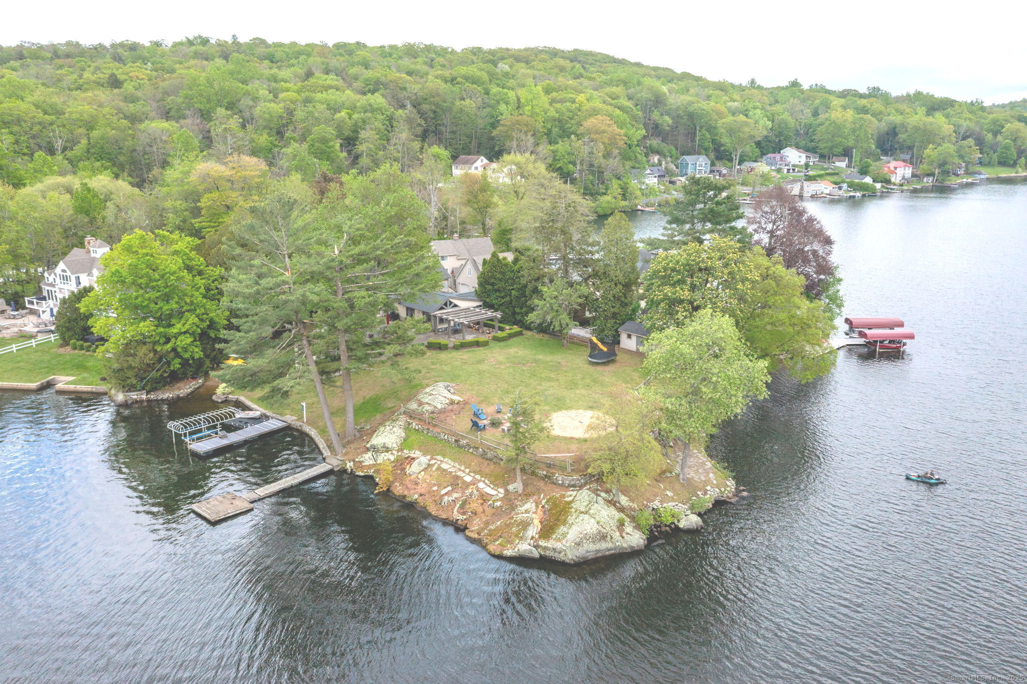 Wheelers Point, Winchester, Connecticut - 4 Bedrooms  
3 Bathrooms  
8 Rooms - 